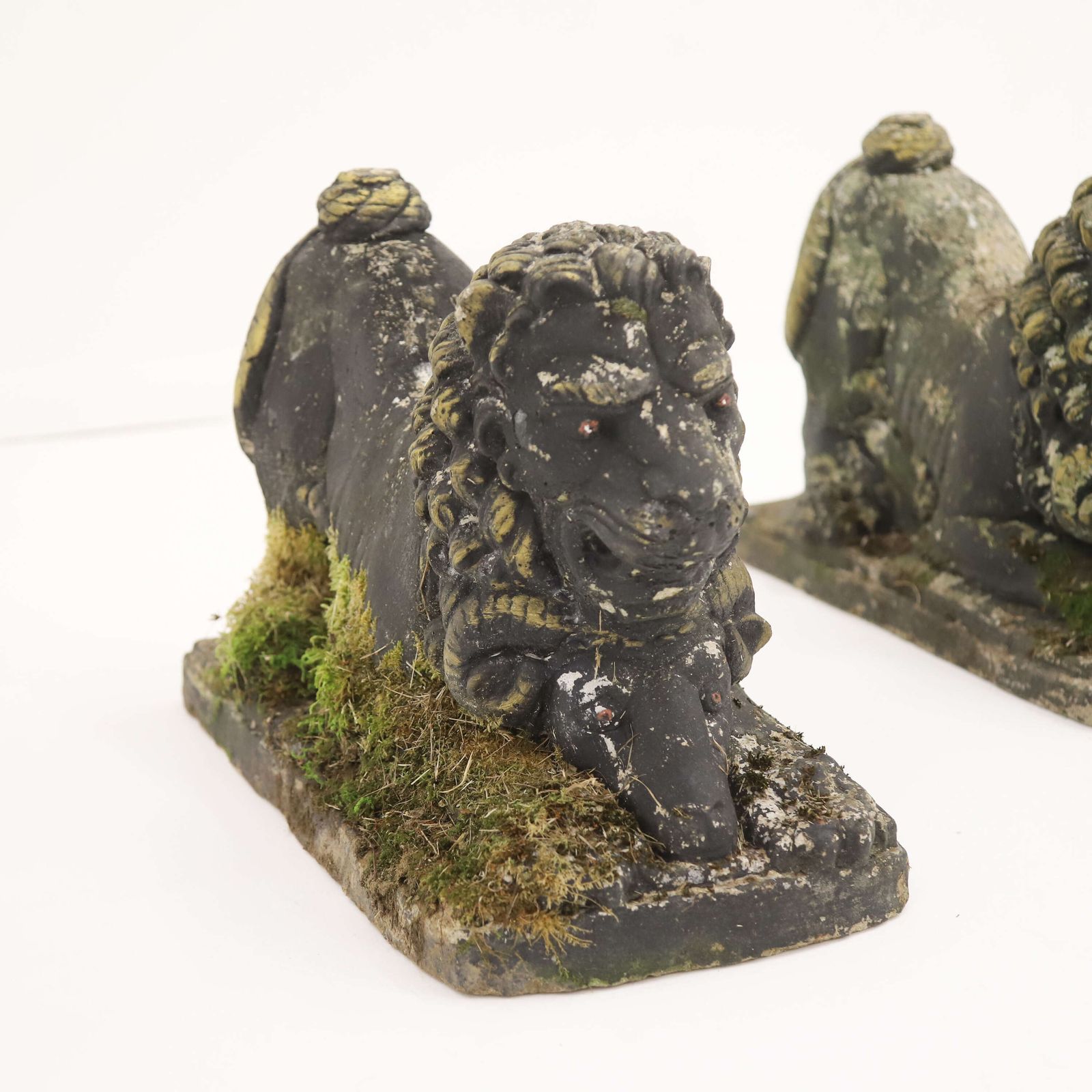 Pair Of Decorative Garden Ornament Lions With Rams Heads In Old Paint photo vinterior