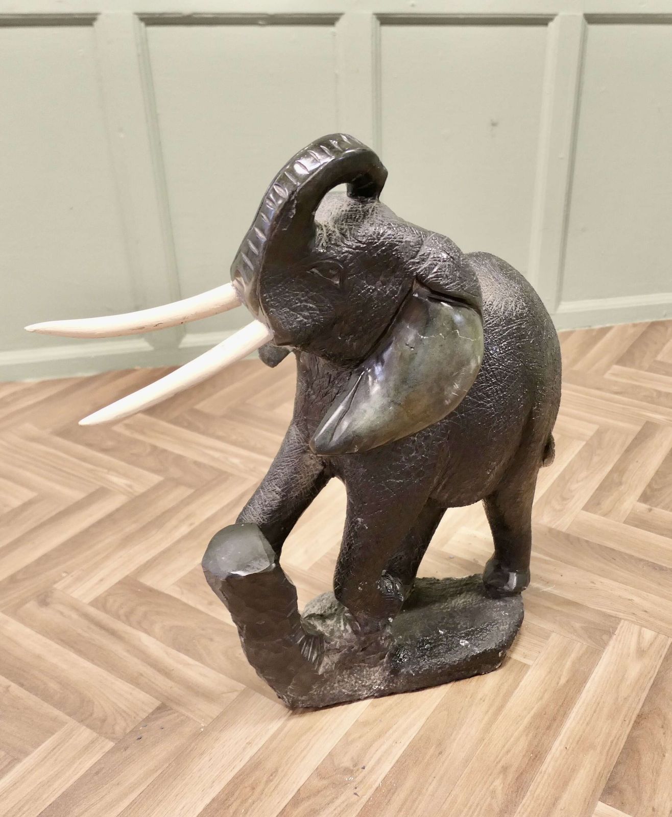 Carved Elephant, One Piece Marble Sculpture photo vinterior
