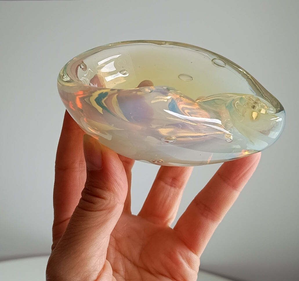 photo vintage Authentic Vintage Midcentury Murano Opalescent Art Glass Bowl With Controlled Bubbles In Off White With Rainbow Pink And Yellow Flare