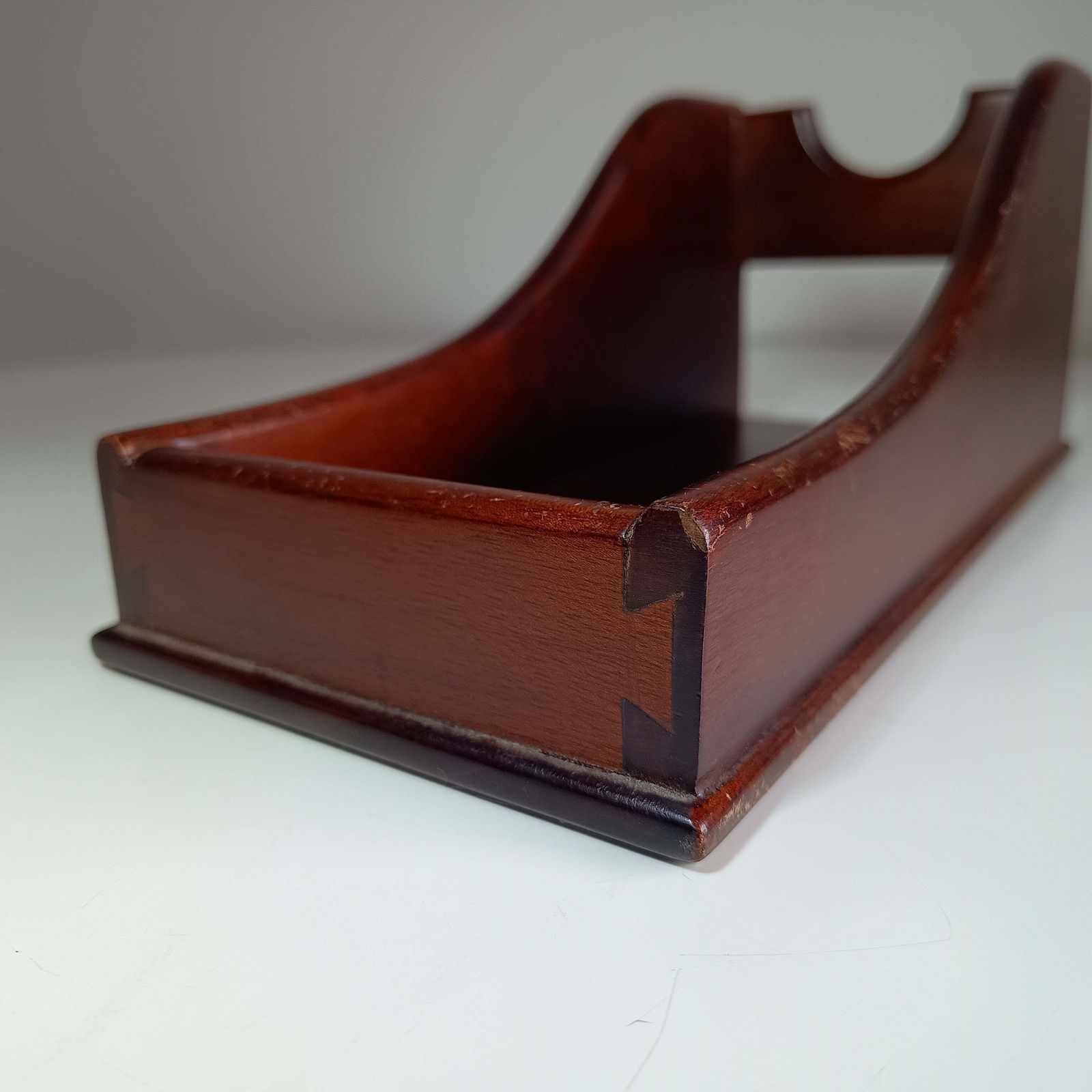 English Late Victorian To Edwardian Mahogany Veneered Wine Bottle Cradle Single Bottle Holder, Good Quality Half Blind Dovetail Joints, Georgian Style photo Home Decor