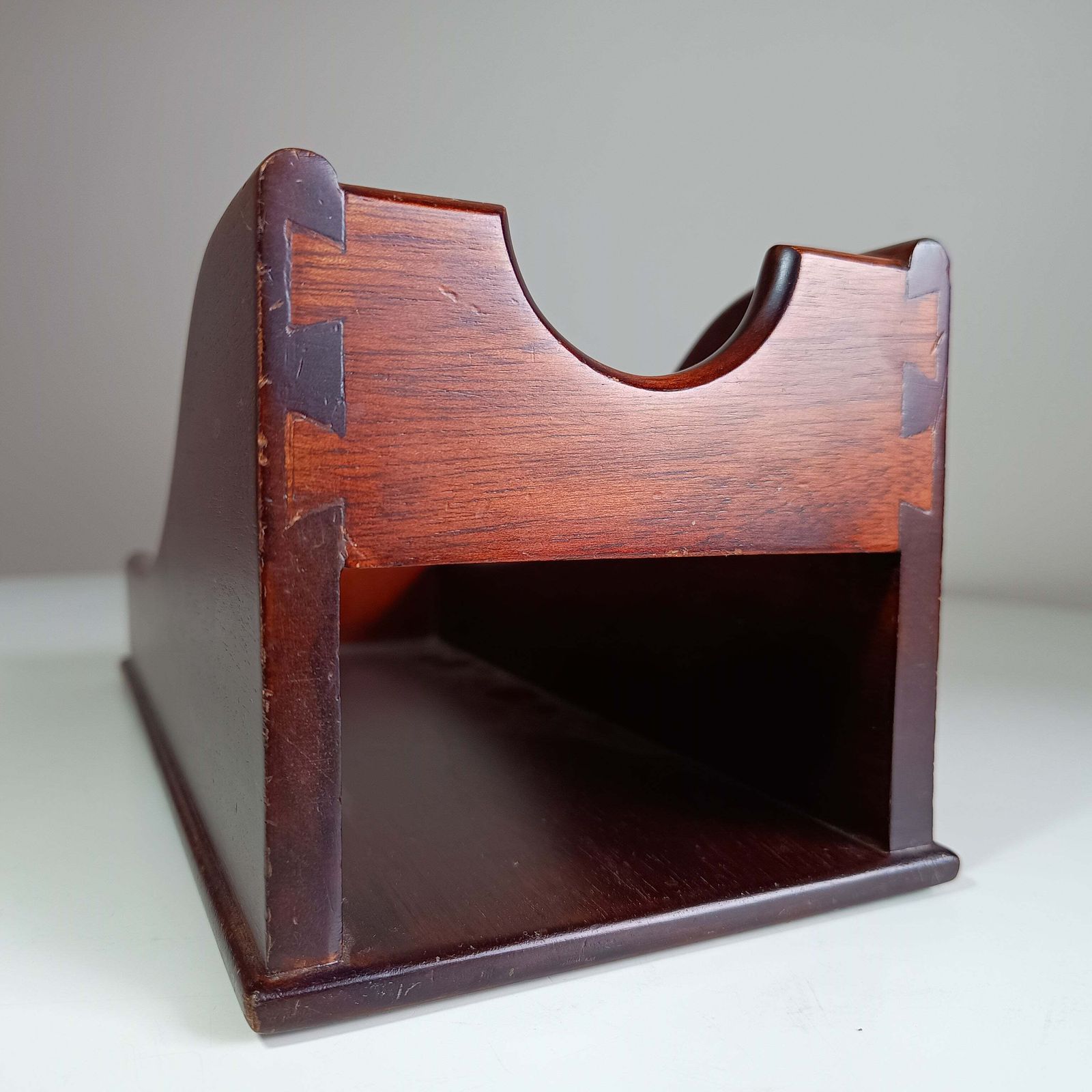 photo furniture English Late Victorian To Edwardian Mahogany Veneered Wine Bottle Cradle Single Bottle Holder, Good Quality Half Blind Dovetail Joints, Georgian Style