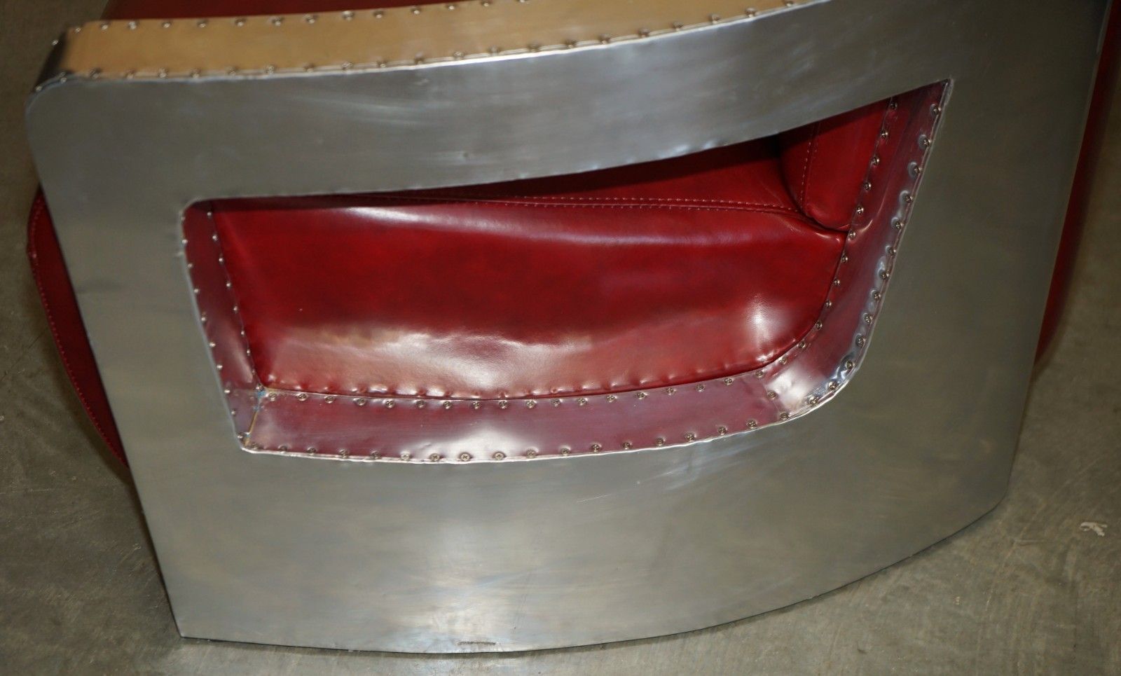 photo vintage Fine Pair Of Red Wine Leather Polished Aluminium Aviator Rocket Lounge Armchairs