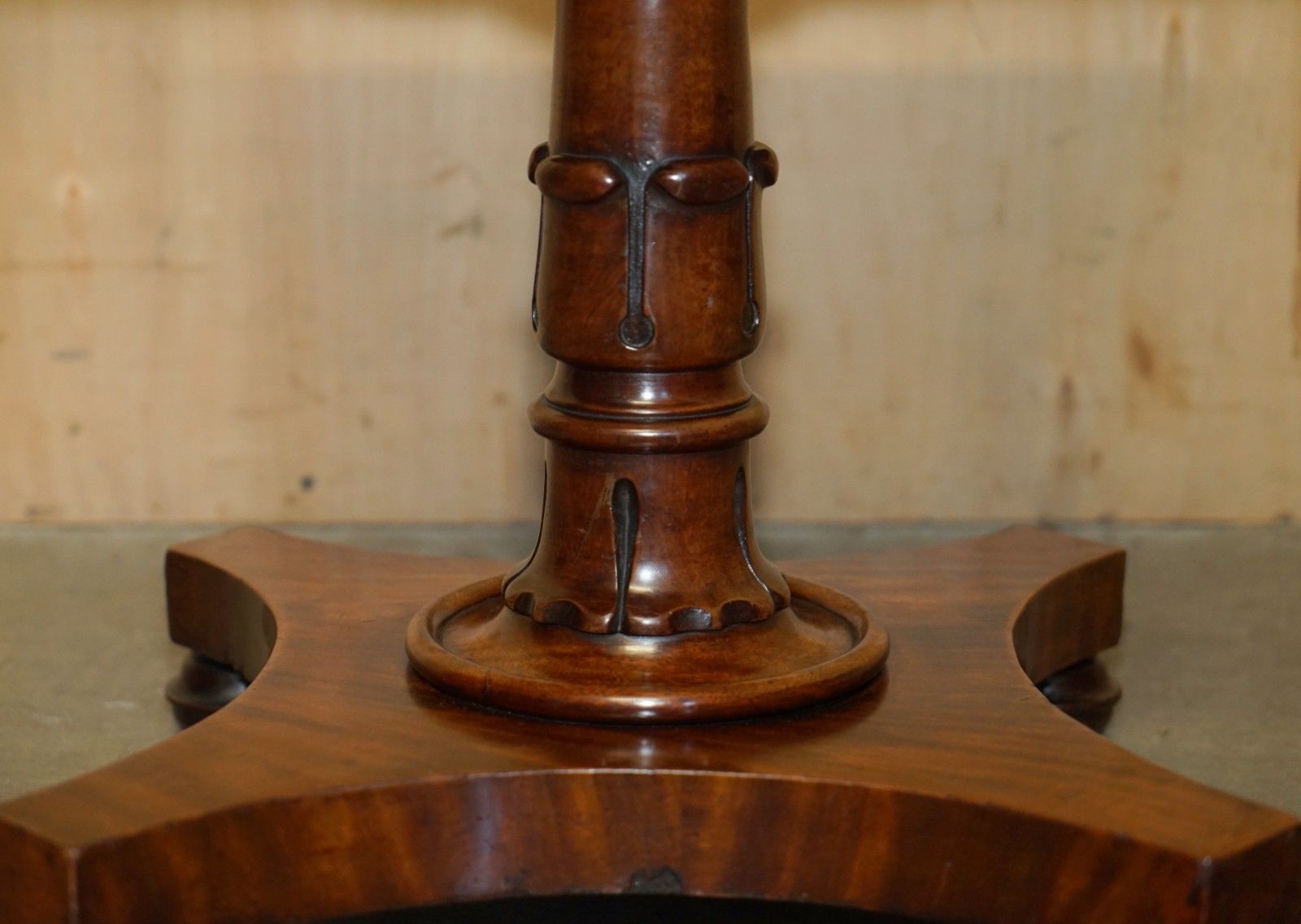 photo furniture Exquisite William IV Circa 1830 Flamed Mahogany Side End Work Sewing Table