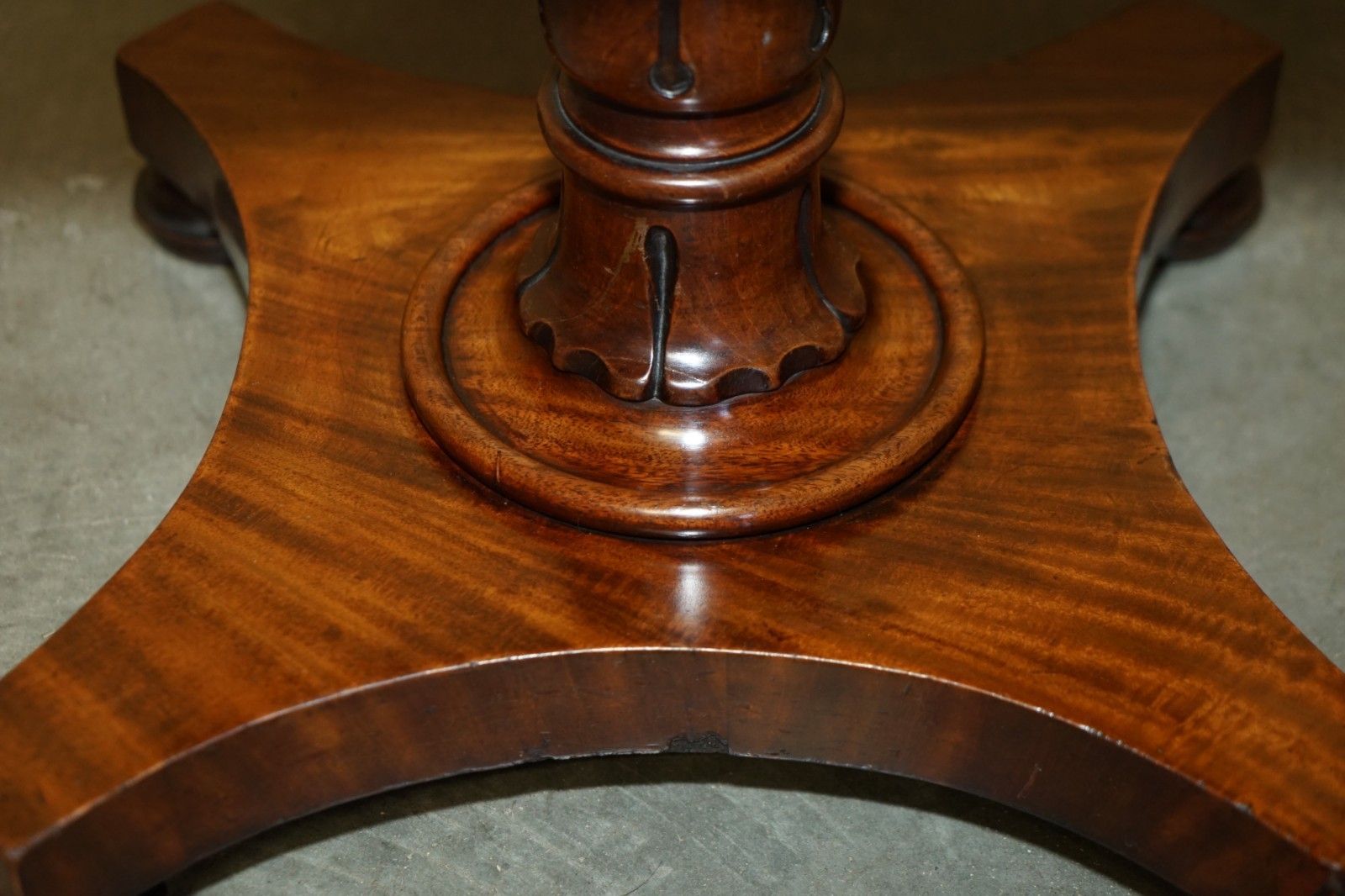 950.0 Exquisite William IV Circa 1830 Flamed Mahogany Side End Work Sewing Table photo