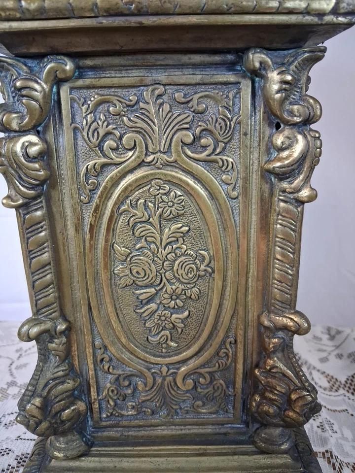 Antique French Brass Mantle Clock 19th Century photo vinterior