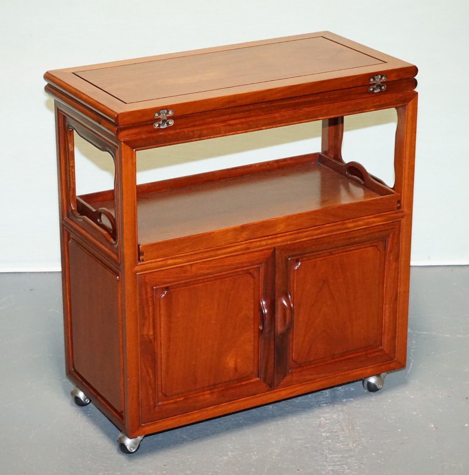 Vintage Oriental Chinese Rolling Bar Cabinet Mid Century Tea Or Liquor Cart photo furniture