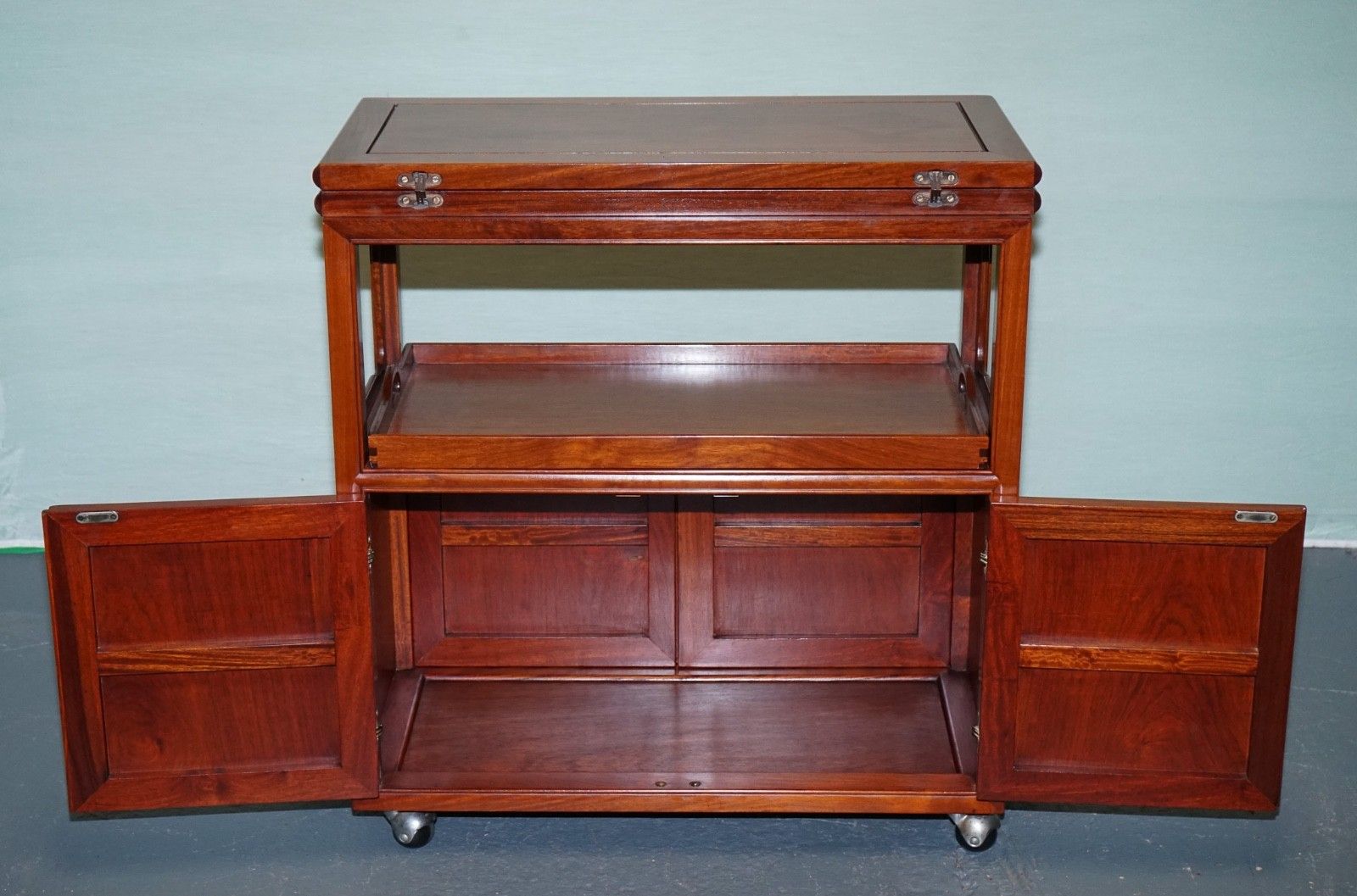Vintage Oriental Chinese Rolling Bar Cabinet Mid Century Tea Or Liquor Cart photo vinterior