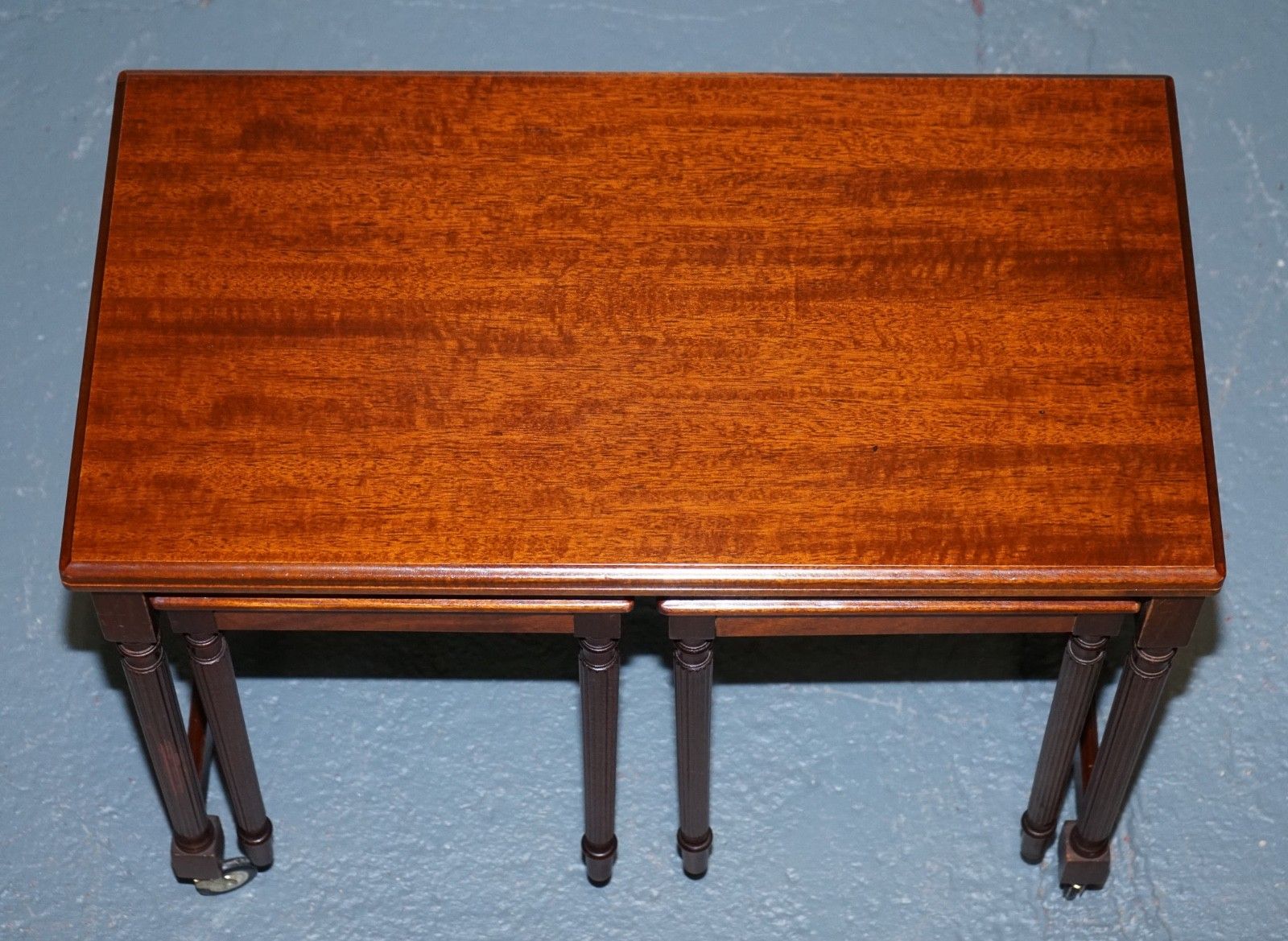 photo vinterior McIntosh Mid Century Nesting Extendable Table Set