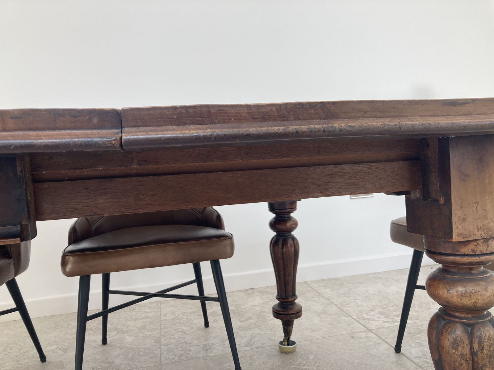 Victorian Mahogany Extending Dining Table (120 240cm X 120) Seats Up To 10 photo 600.0