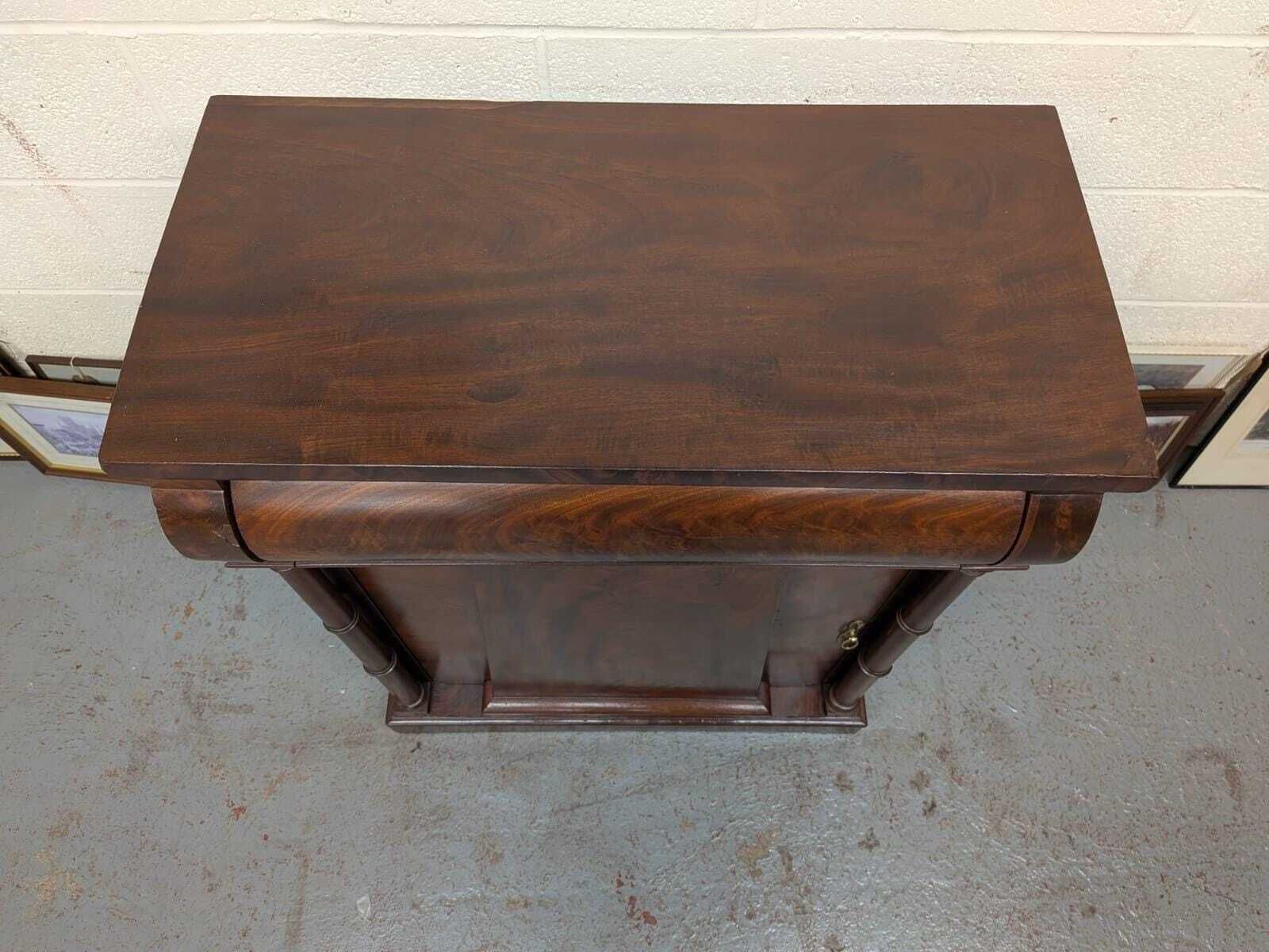 19th Century Mahogany Cellarette Sideboard photo vinterior
