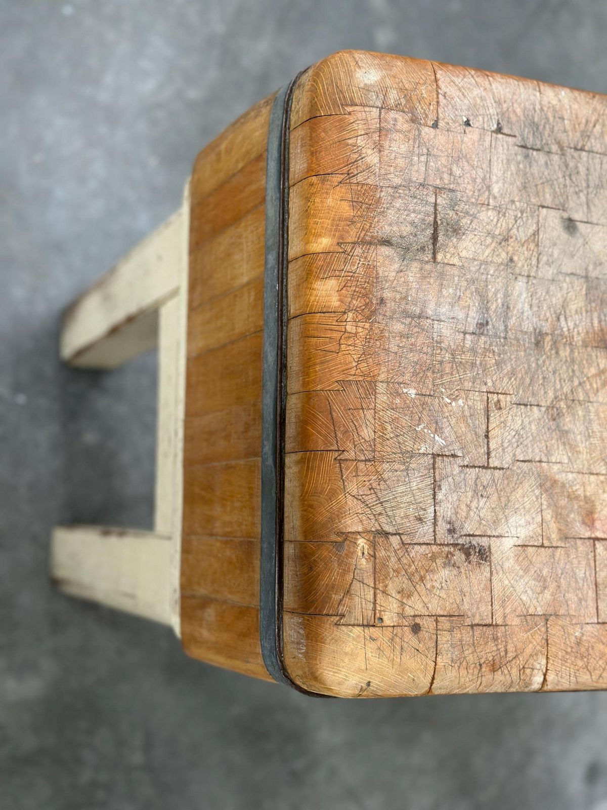 Authentic Charming French "Billot De Boucherie" Butcher Block In Solid Beechwood, France, 1950s. photo vintage