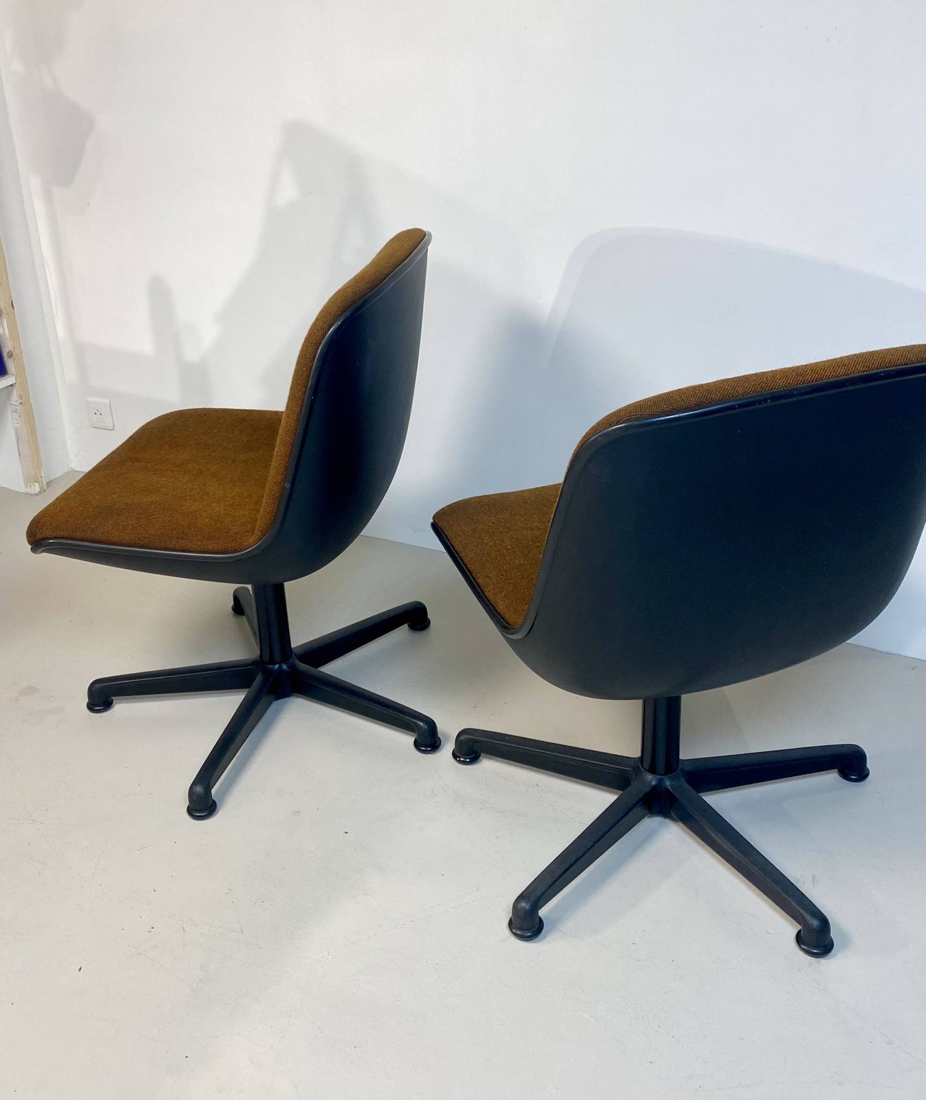 Pair Of Comforto Armchairs From The 1970s. photo 697.0