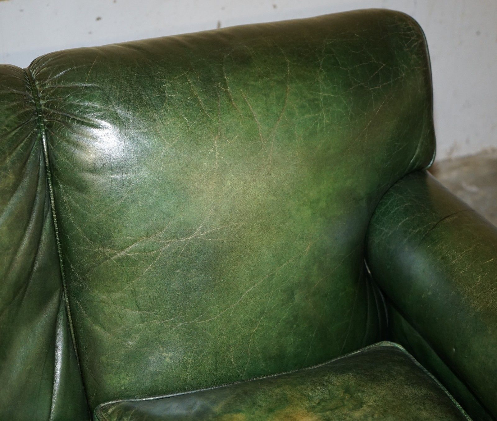 photo vinterior Original Unrestored Green Leather Maple & Co Stamped Victorian Bolster Arm Sofa