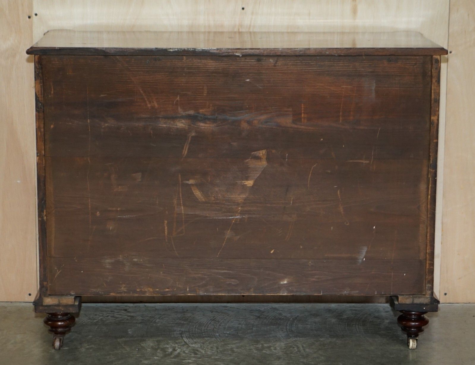 photo furniture Exquisite Antique Victorian Flamed Mahogany Chest Of Drawers Porcelain Castors