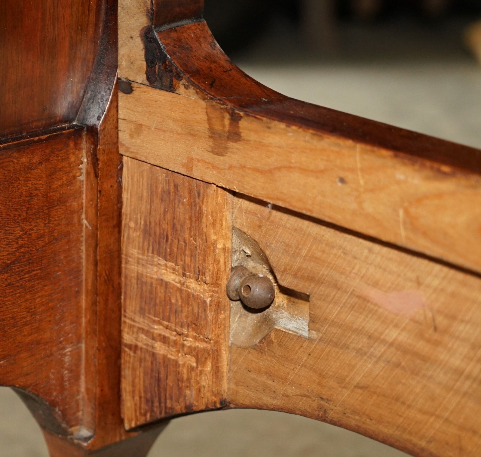 photo vinterior Pair Of French Louis XV Napoleon III Ornately Carved Bed Stead Frames In Walnut