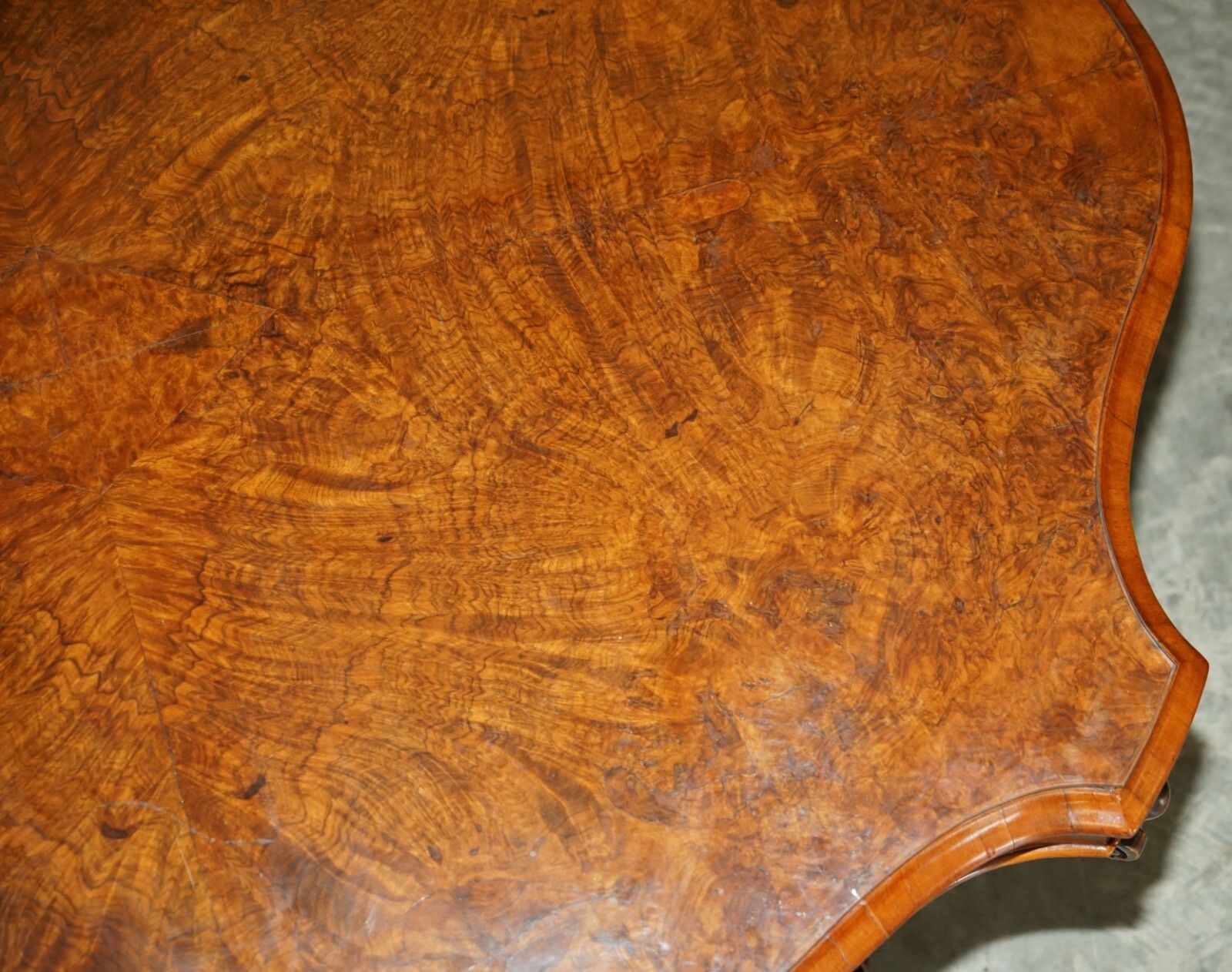 photo furniture Very Fine Circa 1860 Antique Victorian Ornately Carved Centre Burr Walnut Table
