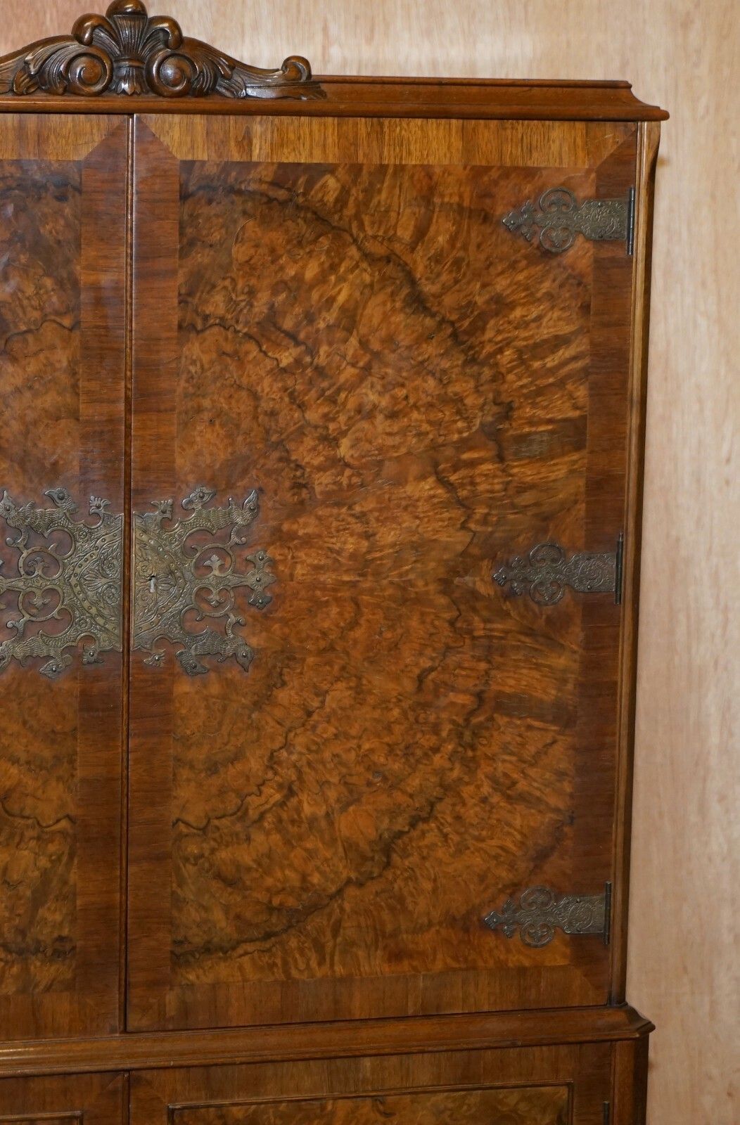 Sublime Art Deco Drinks Cabinet With Exquisite Burr Walnut Panels Cabriole Legs photo vinterior