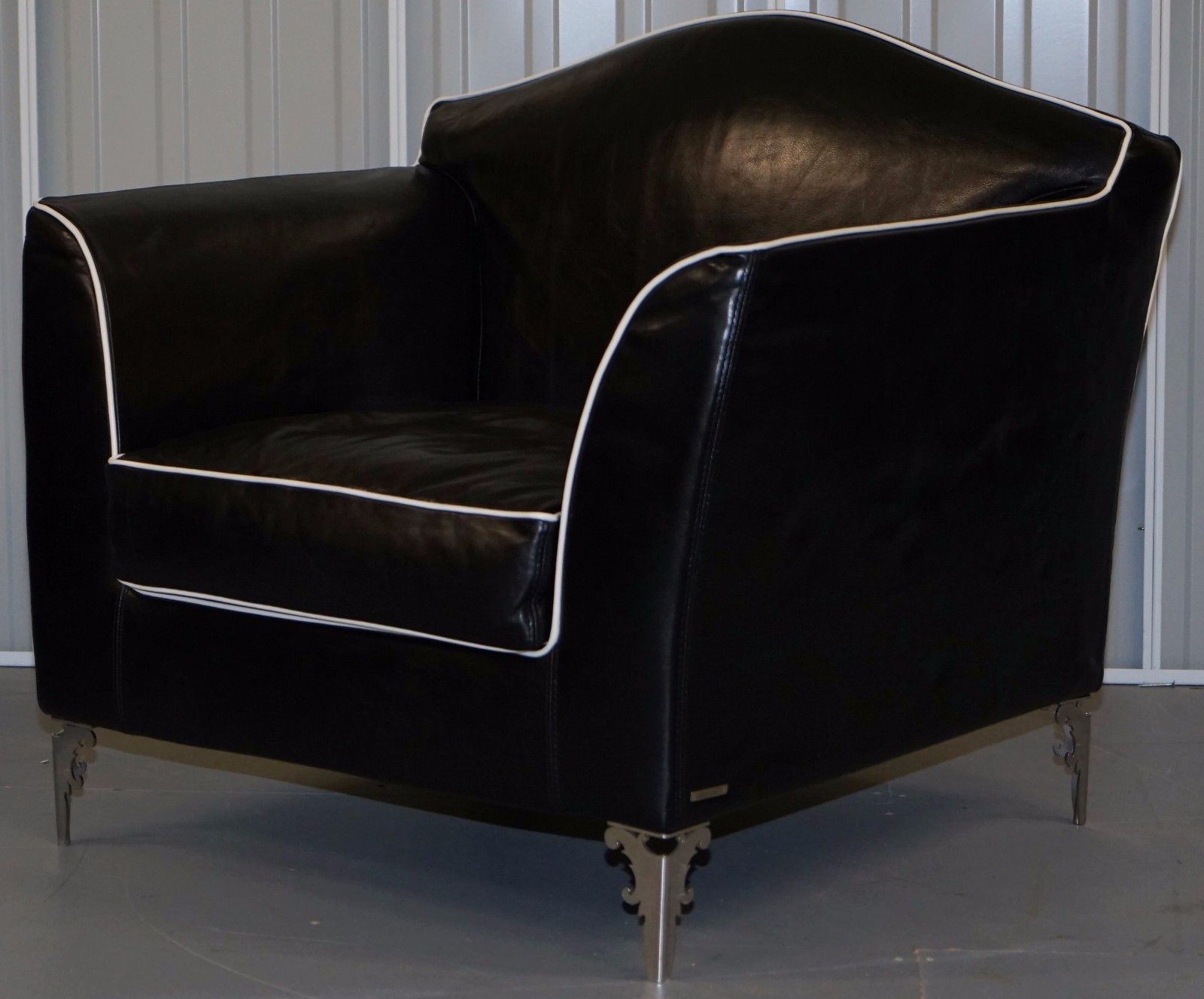Pair Of Rrp £18,000 Cavalli Nella Vertrina Avalon Leather Contemporary Armchairs photo Furniture