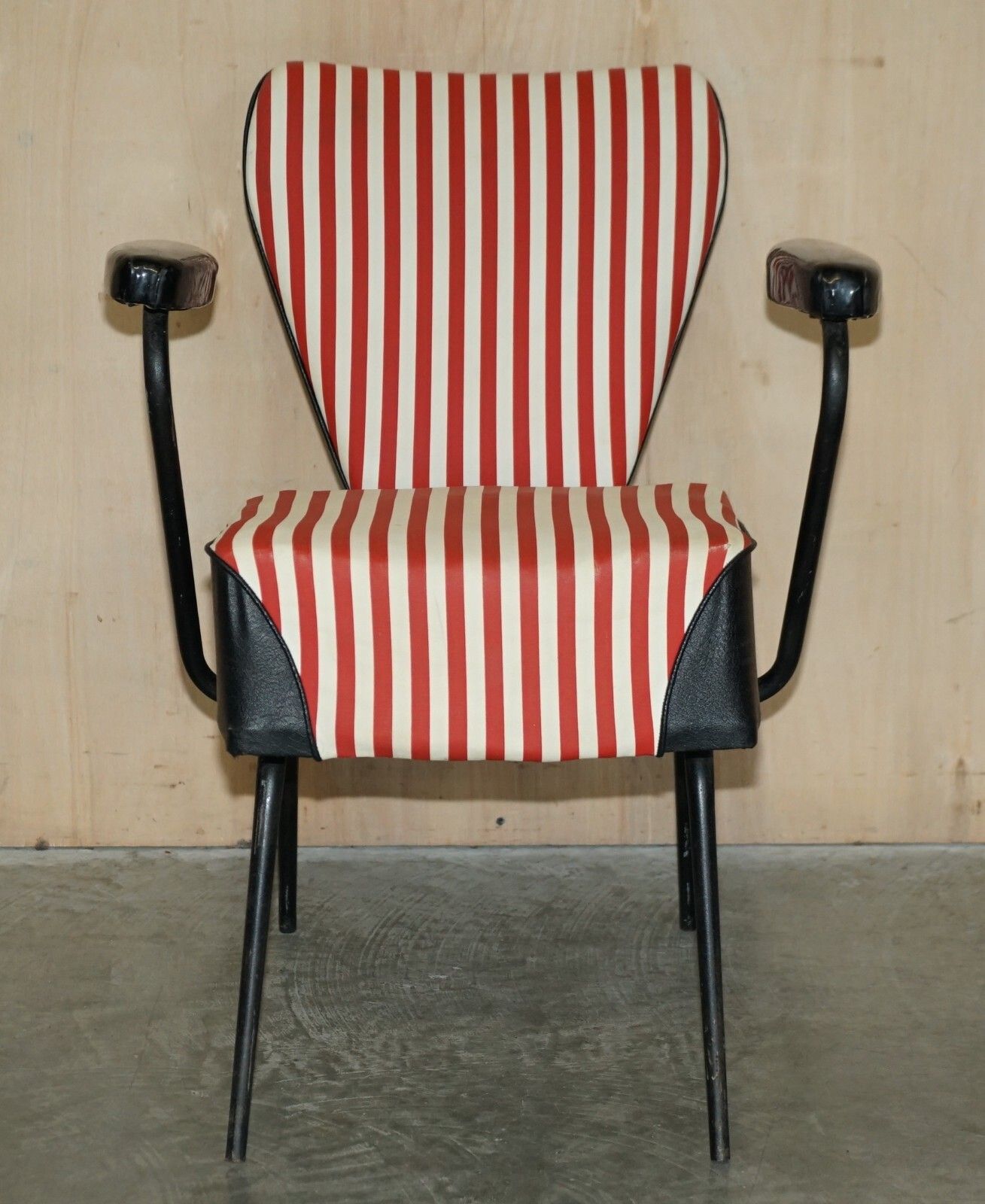 Rare Original Movie Prop 1950's American Salon Hairdresser Dinette Armchairs photo for sale