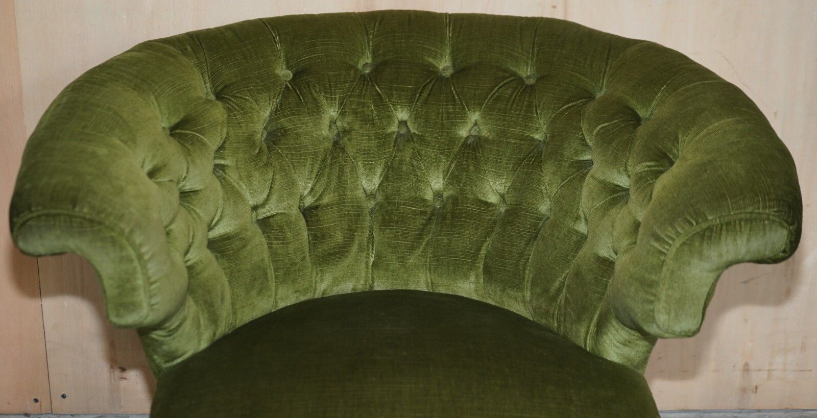 Original Regency 1810 20 Chesterfield Walnut Framed Green Library Tub Armchair photo for sale