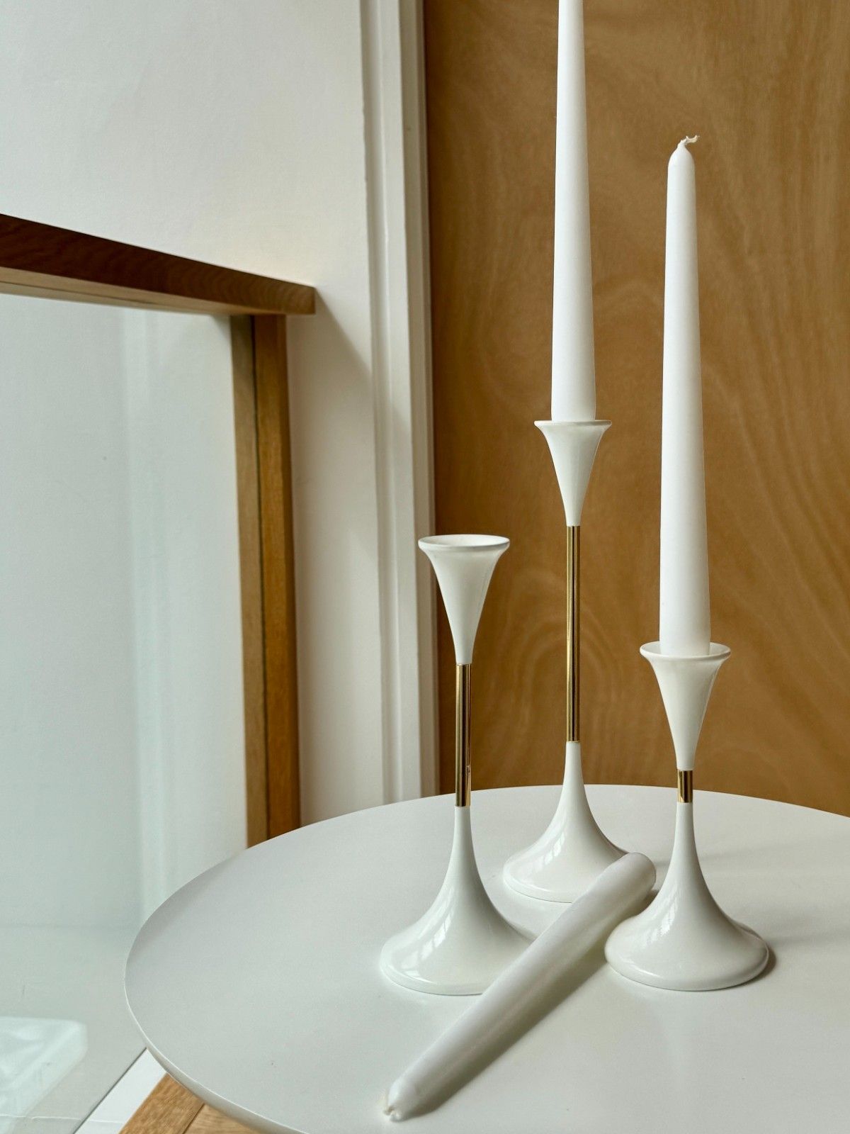 photo furniture Rare 1970s Space Age Clear Drops Trio By Freddie Andersen In White & Gold, Boxed