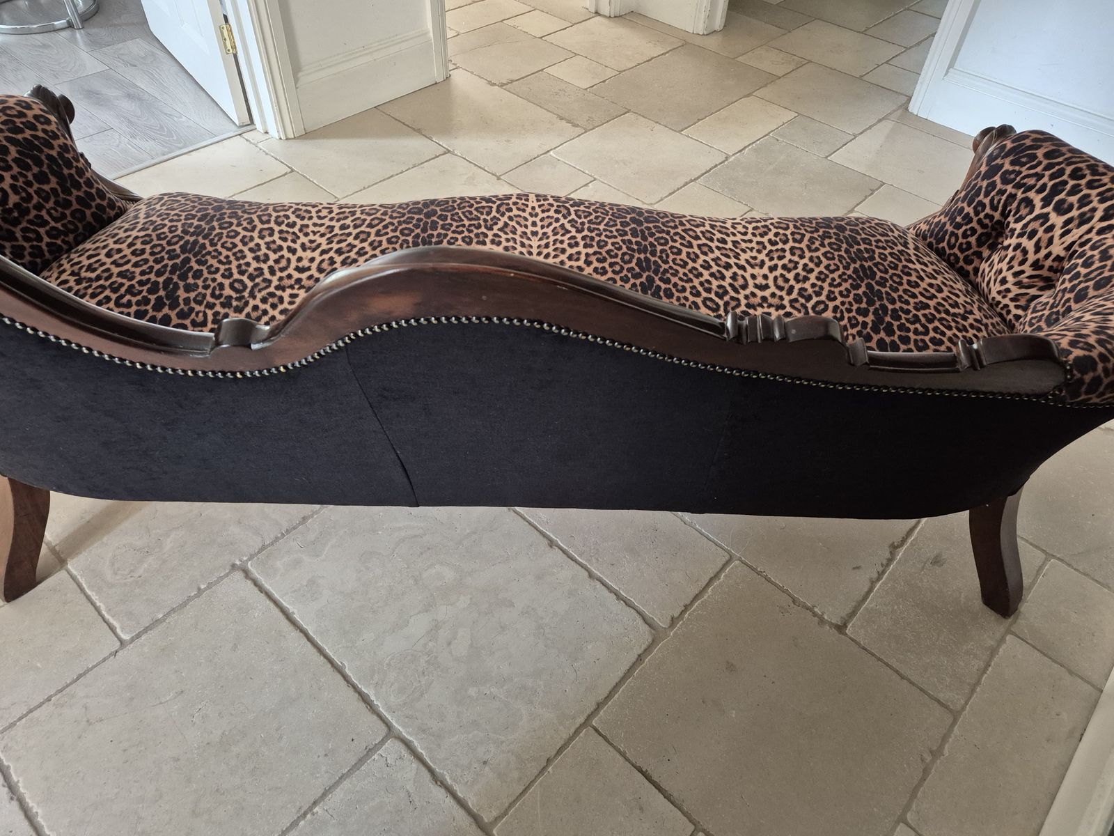 photo vintage Victorian Mahogany Chaise Longue   Leopard/Velvet Material