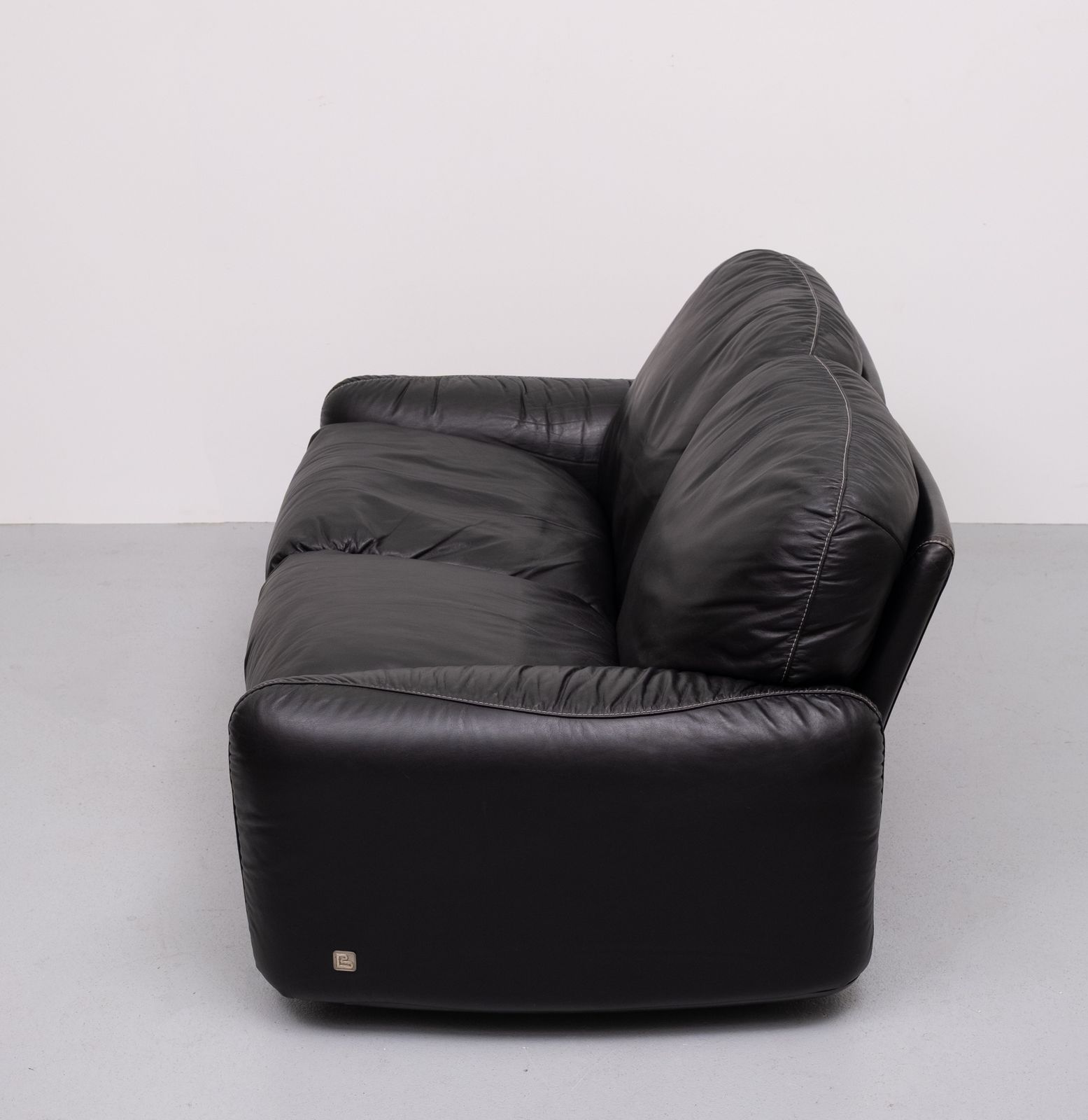 photo buy Black Leather Piumotto Sofa By Arrigo Arrigoni For Busnelli, Italy, 1970’s