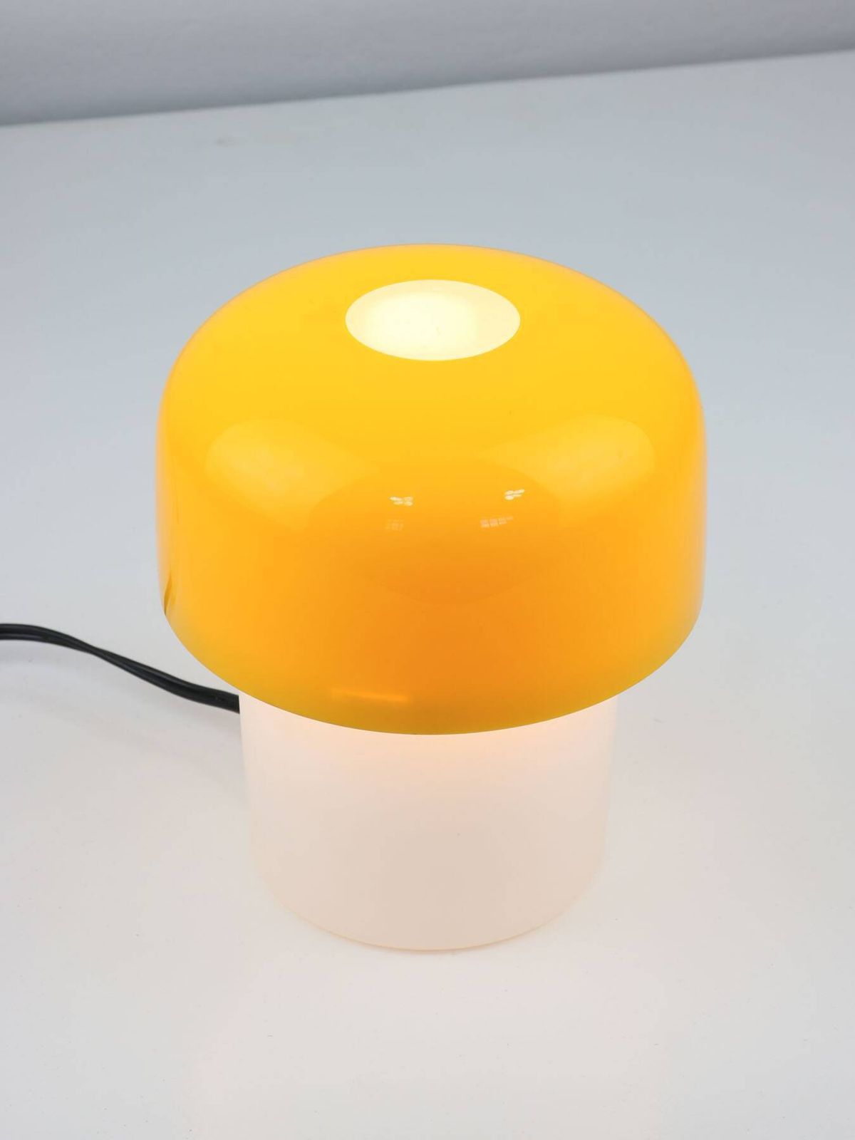 photo for sale Rare Yellow Mushroom Table Lamp By Luigi Massoni For Guzzini, 1970s