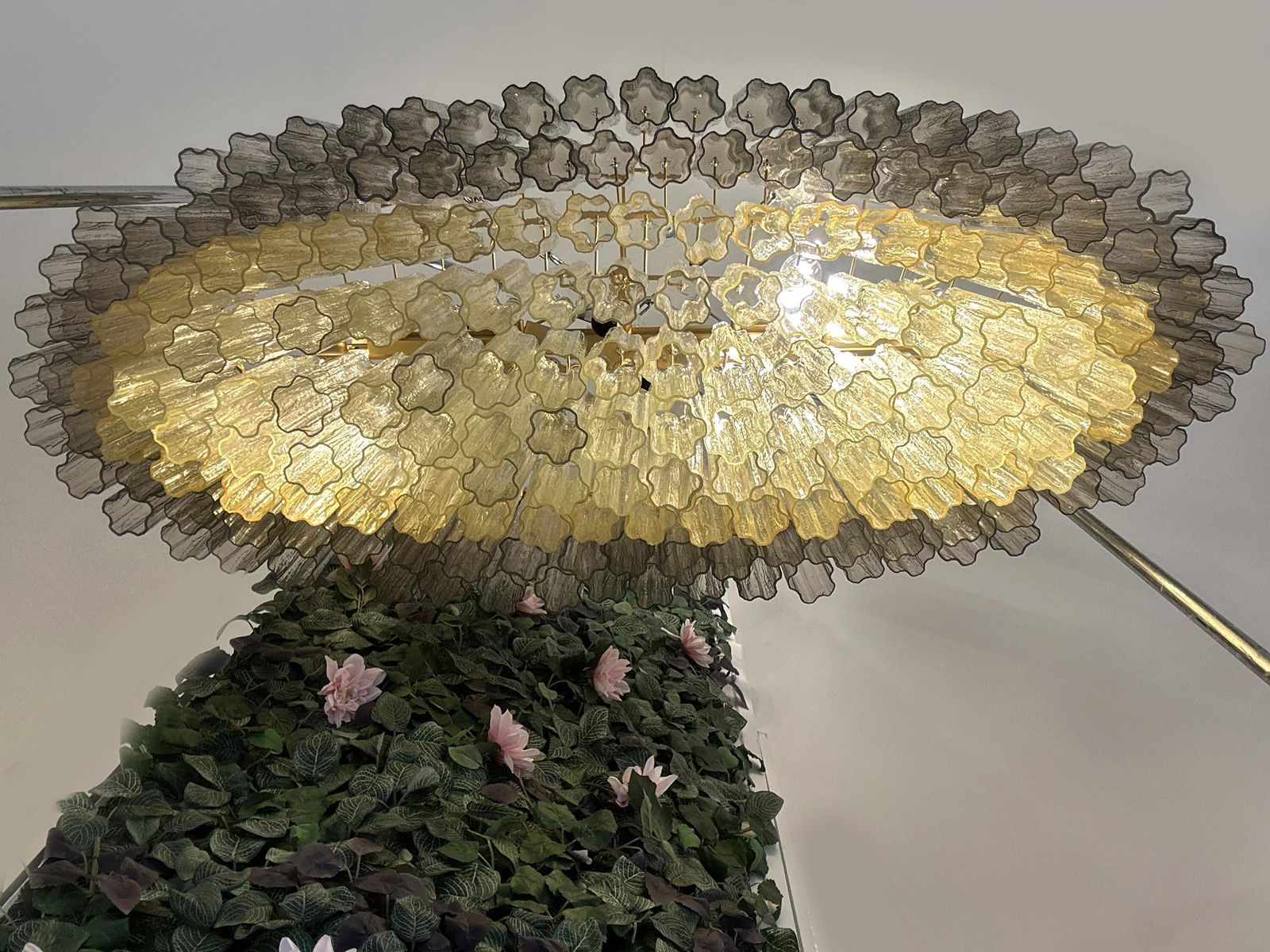 Contemporary Large Murano Glass Chandelier In Gold photo buy