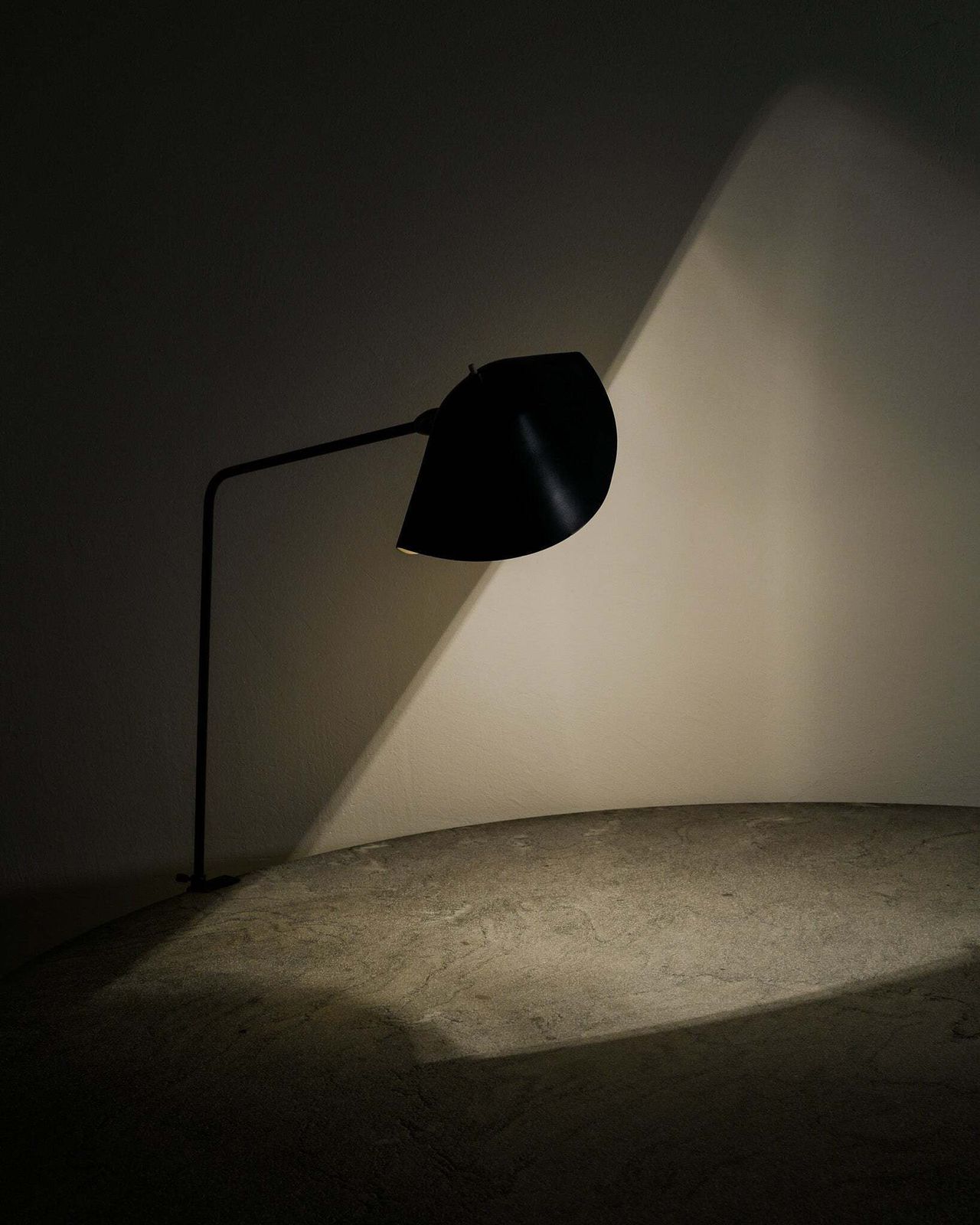 Original French Mid Century Black Agrafée Desk Clip Lamp Serge Mouille, 1950s photo 15000.0