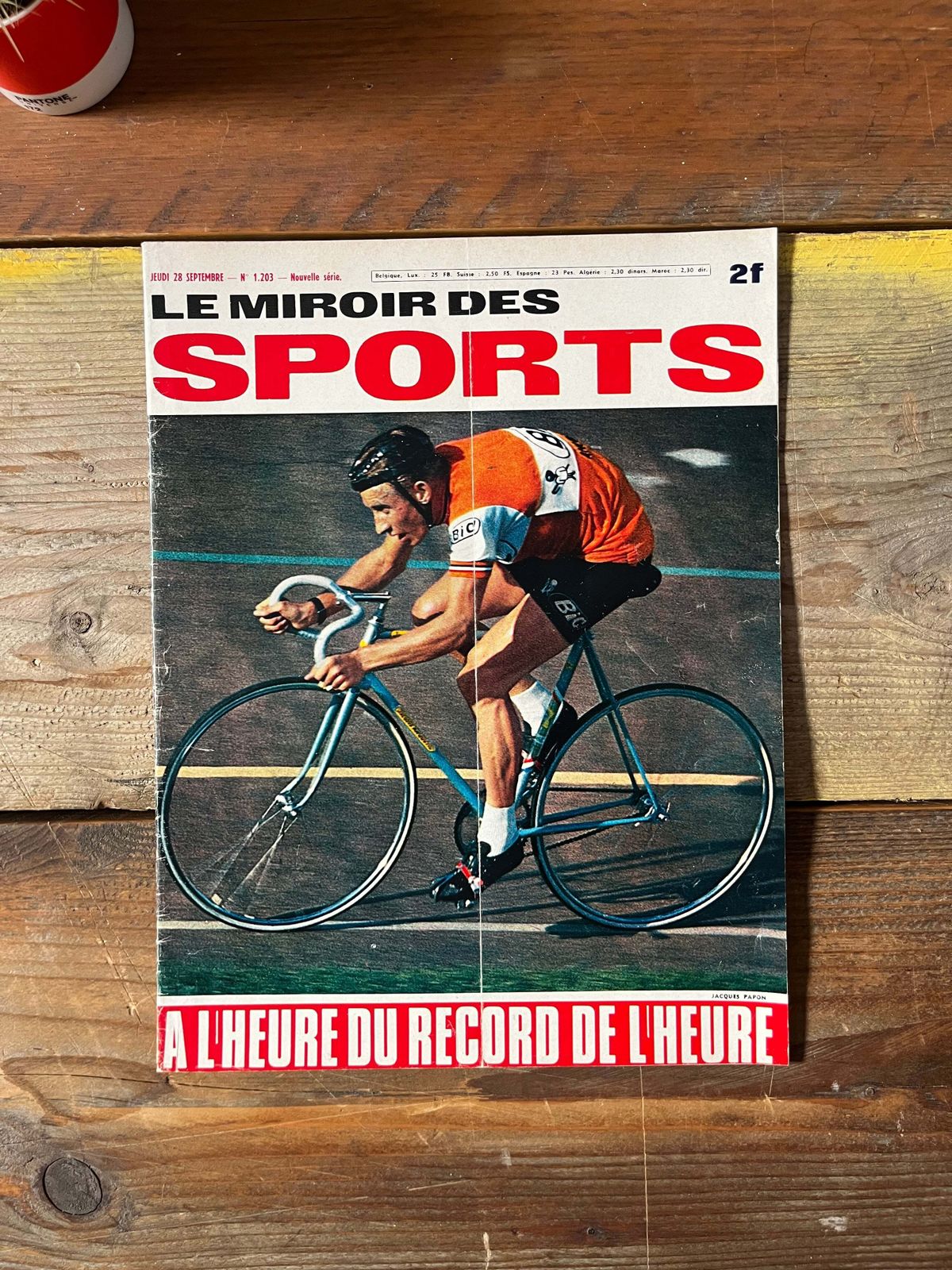 Vintage Tour De France Jacques Anquetil Vintage Cycling Poster 1967 Track / Pista photo furniture