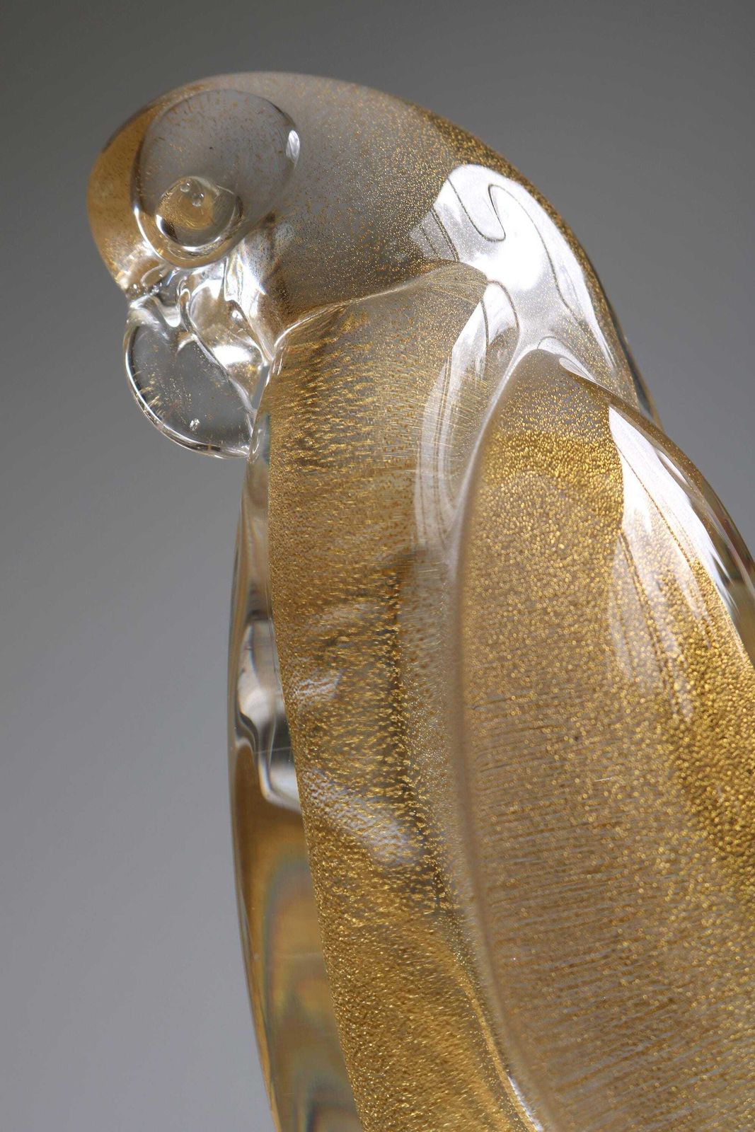Signed Murano Glass Parrot Sculpture With Gold Leaf By Gambaro E Poggi Vintage Italian Art Glass Bird photo for sale