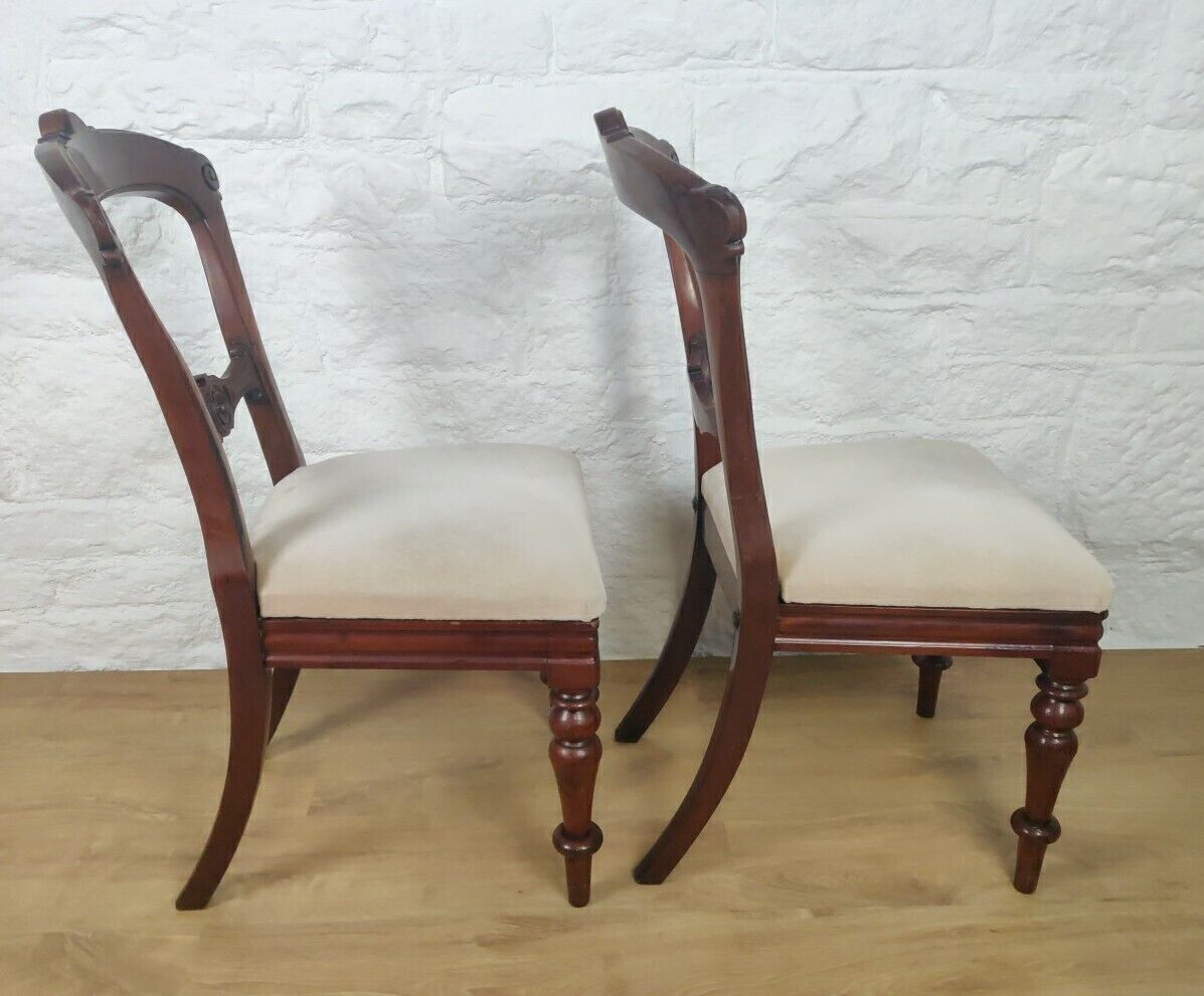 photo vinterior James Reilly Dining Chairs Pair Bulls Eye Ornate 19thc English