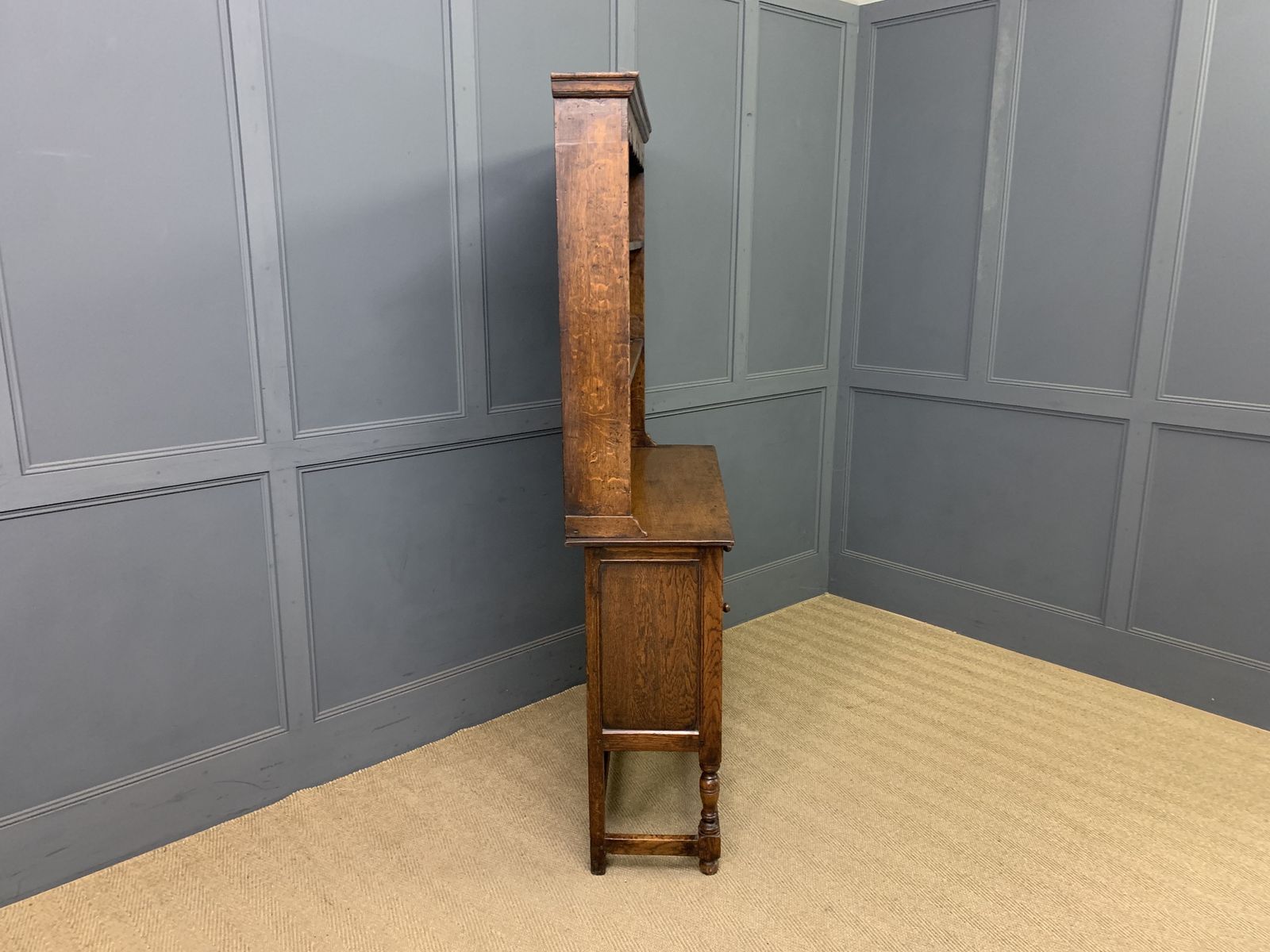 Ipswich Oak Dresser, 1910s, Antique photo vinterior