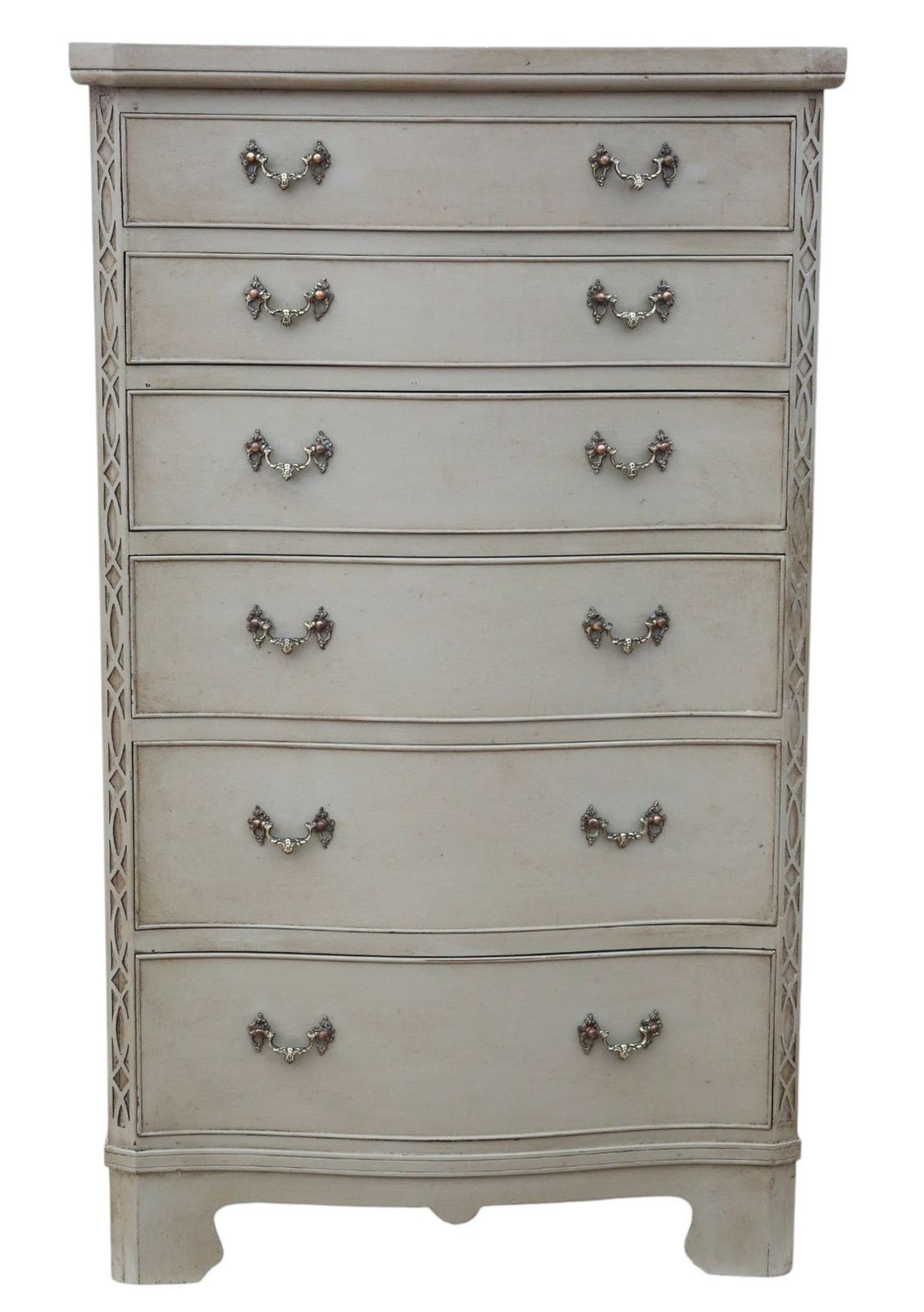 Vintage Georgian Revival Painted Serpentine Chest Of Drawers – Mid 20th Century Quality Furniture