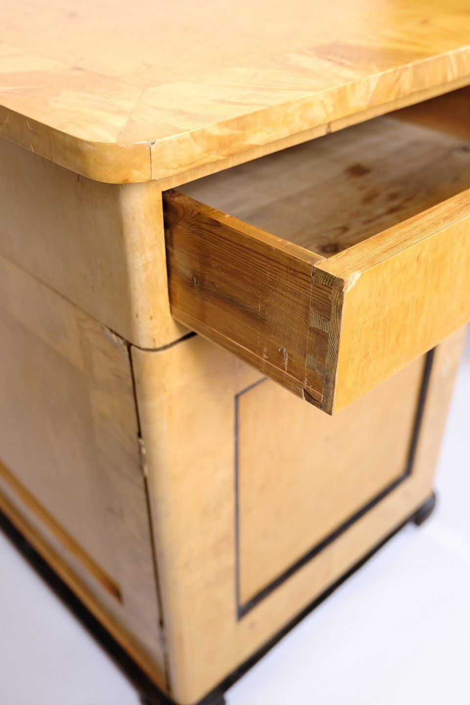 Antique Desk – Birch Wood & Intarsia – 1840s photo vinterior