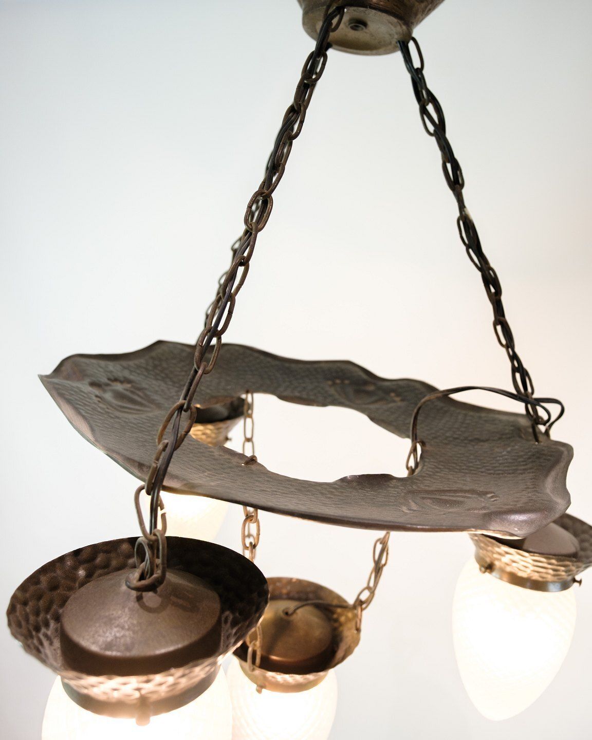 Chandelier – 4 Arms – Patinated Hammered Brass & Teardrop Glass – Jugendstil – 1920s photo buy