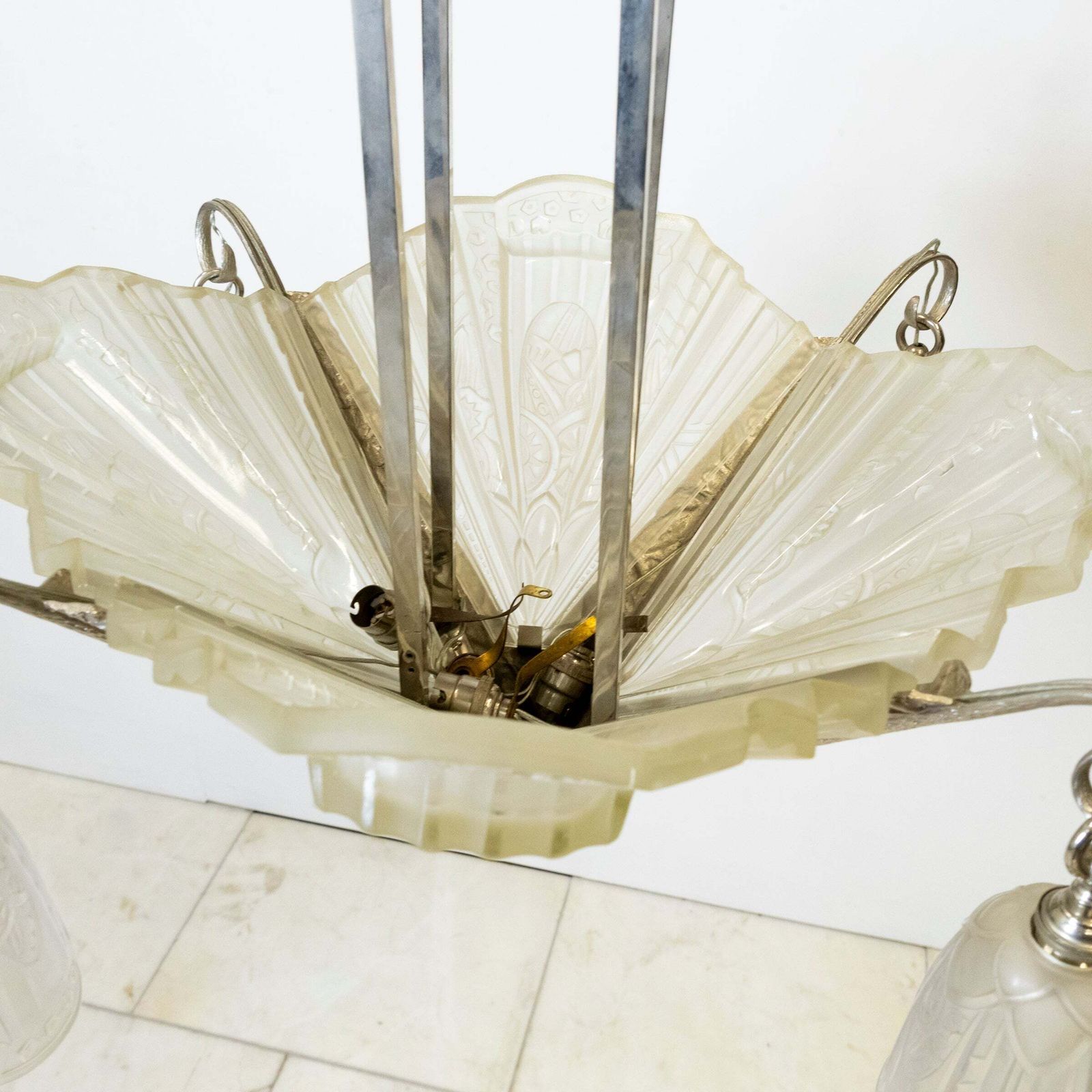 Antique French Art Deco Célestin Jamain Glass Chandelier | Frontisi photo vinterior