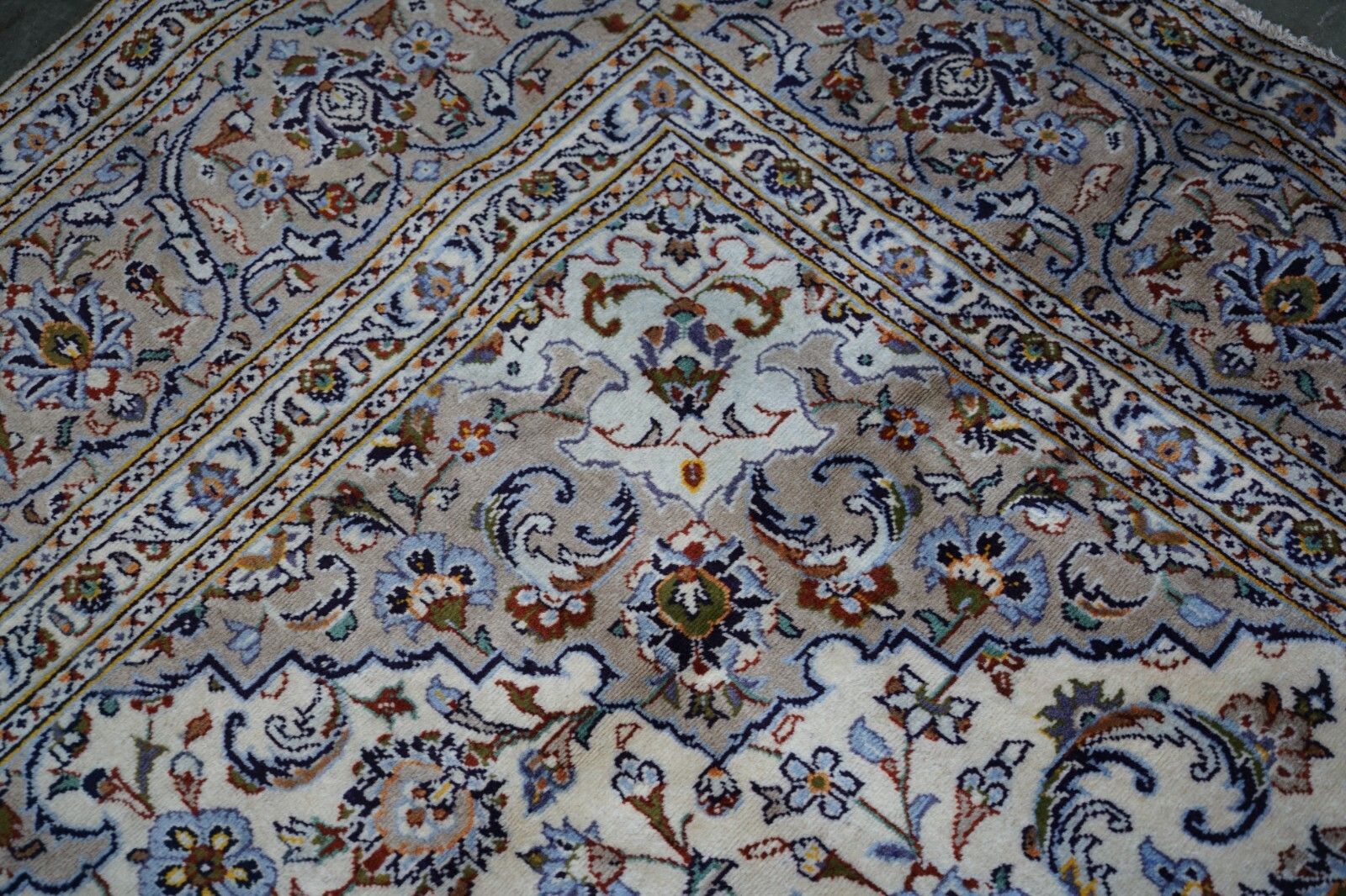 photo furniture Fine French Vintage Cream Extra Large Rug Carpet 361cm X 263cm Must See Pictures