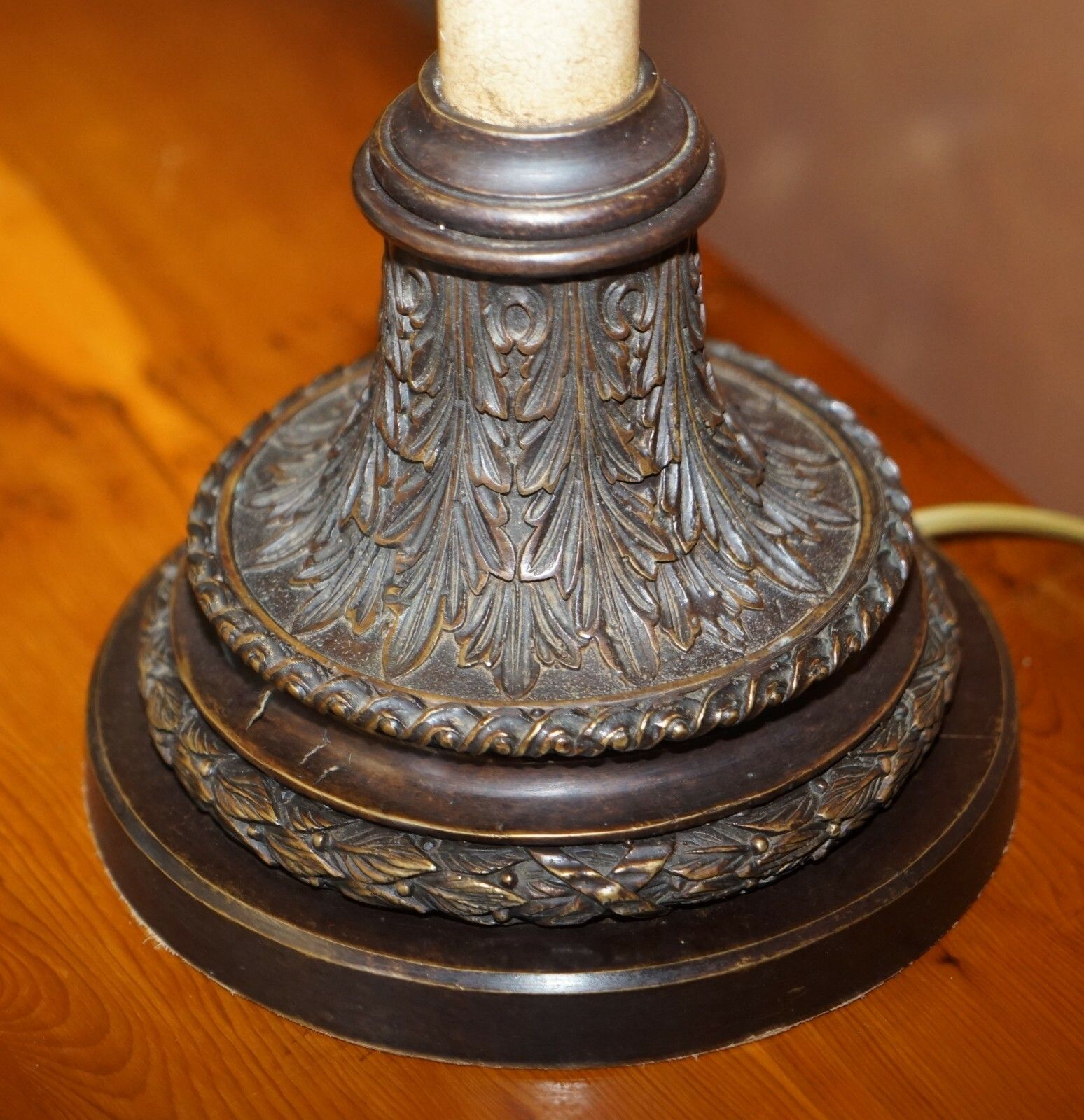 Lighting Exquisite Pair Of Large Vintage Table Lamps With Corinthian Roman Pillar Shades photo