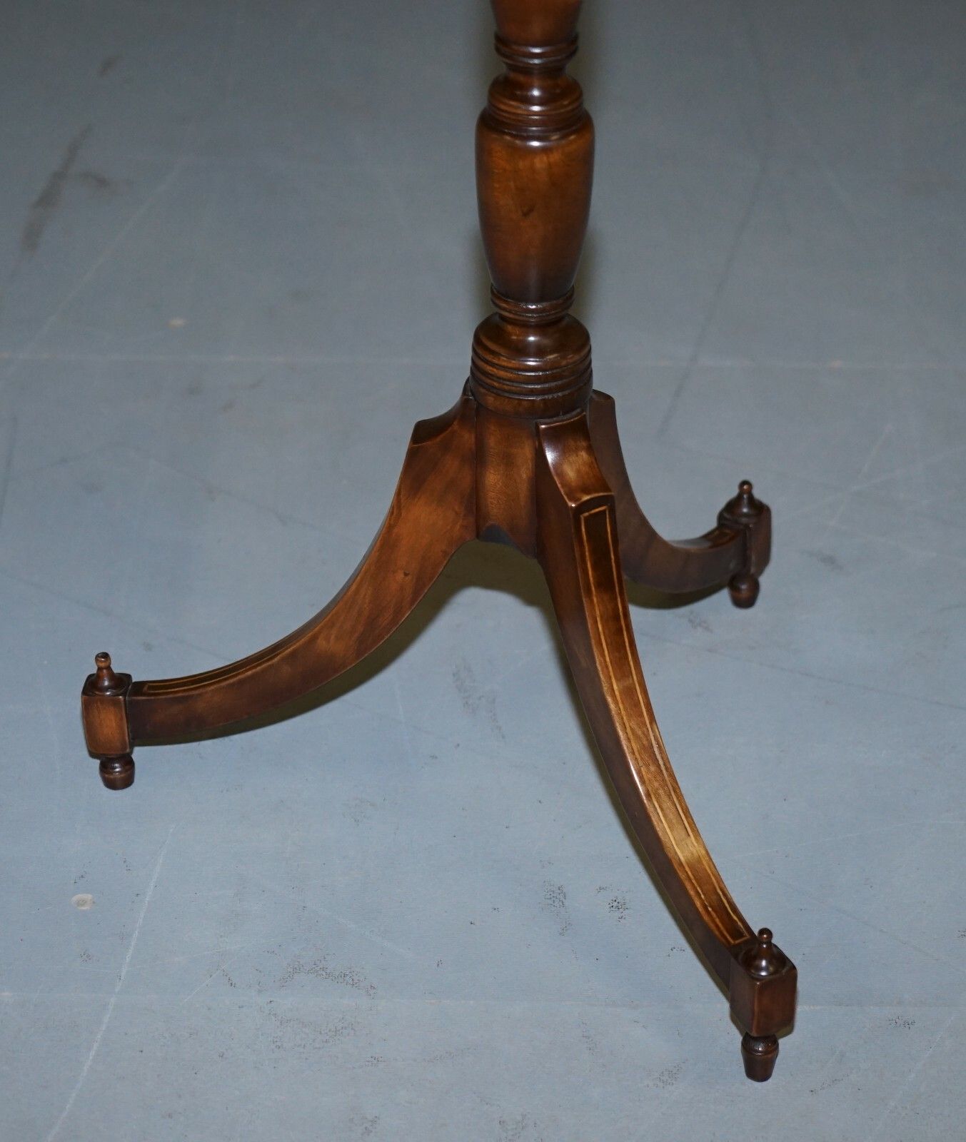 Furniture Pair Of Vintage Flamed Walnut & Inlaid Regency Style Tripod Side End Lamp Tables photo