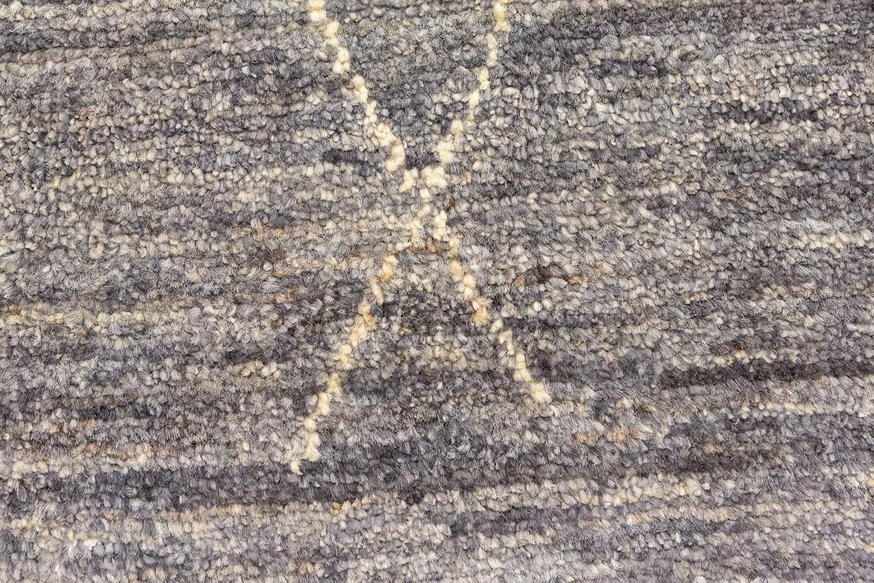 Moroccan Rug Hand Knotted Genuine Wool photo vinterior