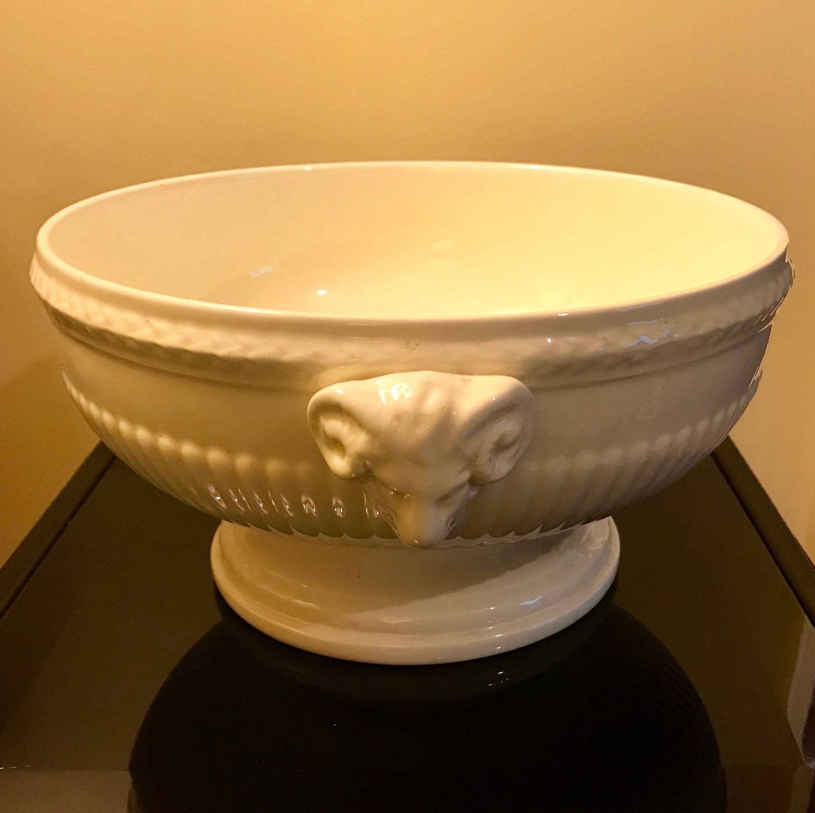 Vintage Wedgwood 'Edme' Rams Head Bowl (Ivory/Creamware)
