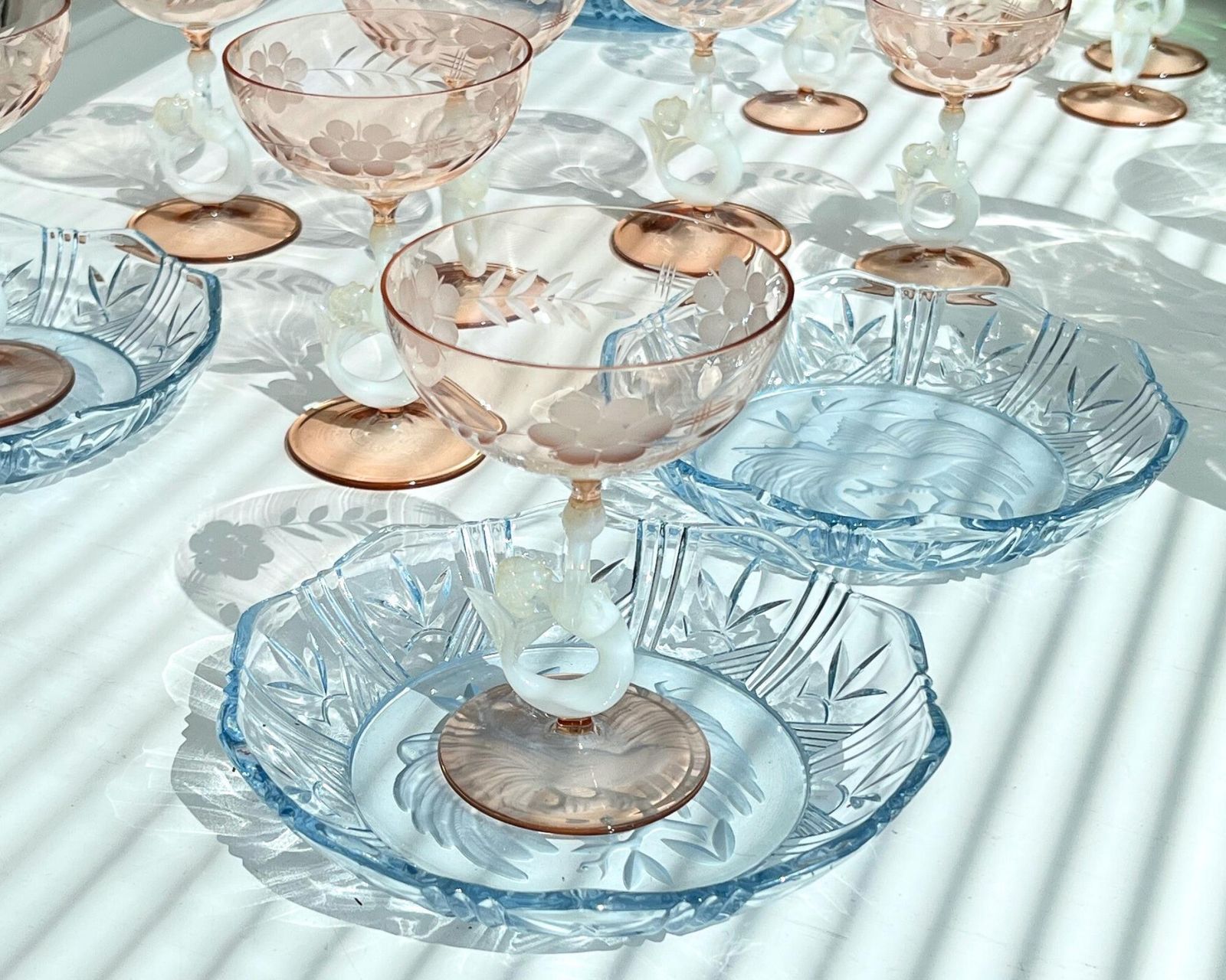 Vintage Blauwe Dessertborden | 7 | Vogelmotief Glas Met Luchtbelletjes photo vintage