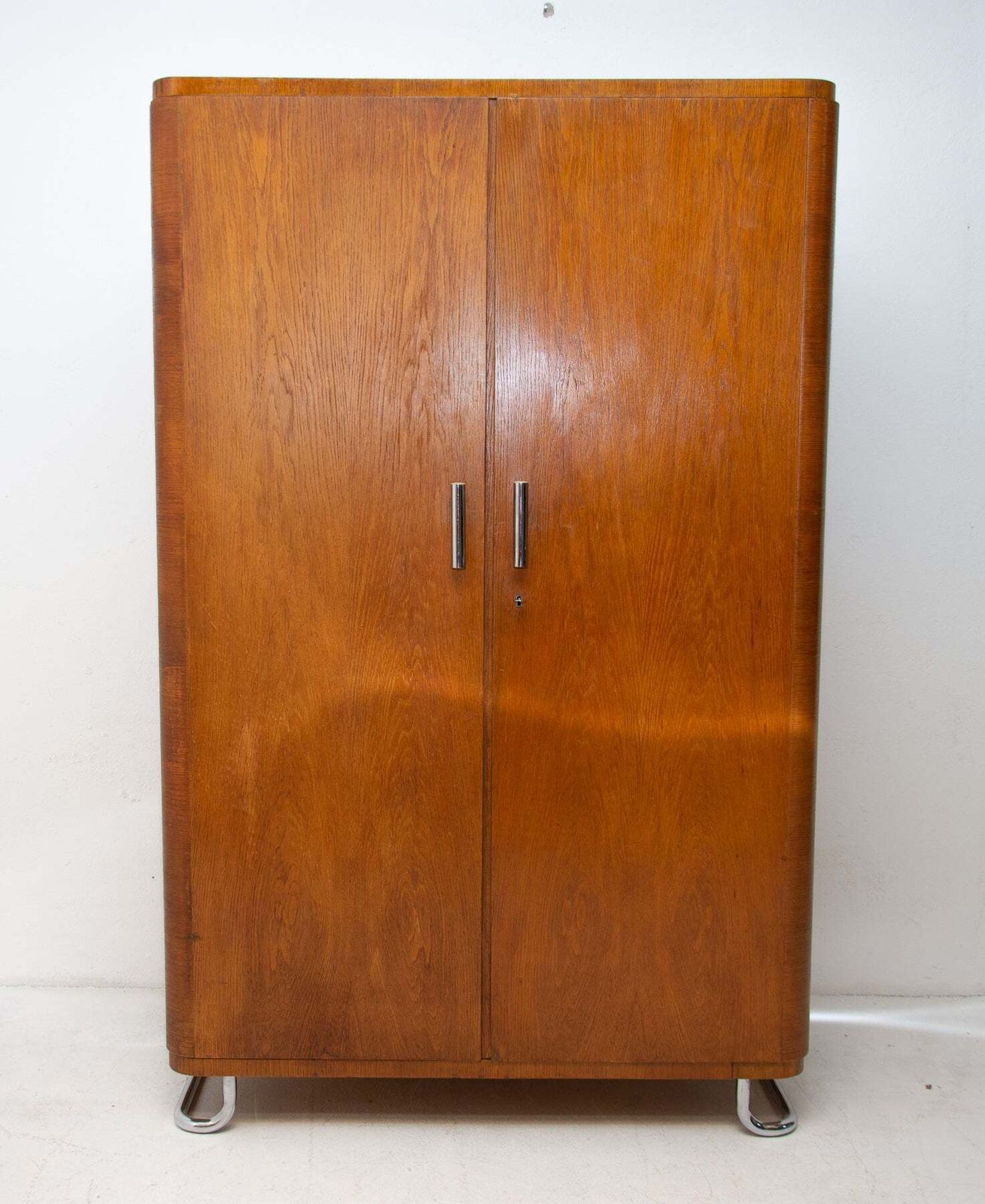 Bauhaus Kledingkast Met Chromen Details, Bohemen, Jaren 1930