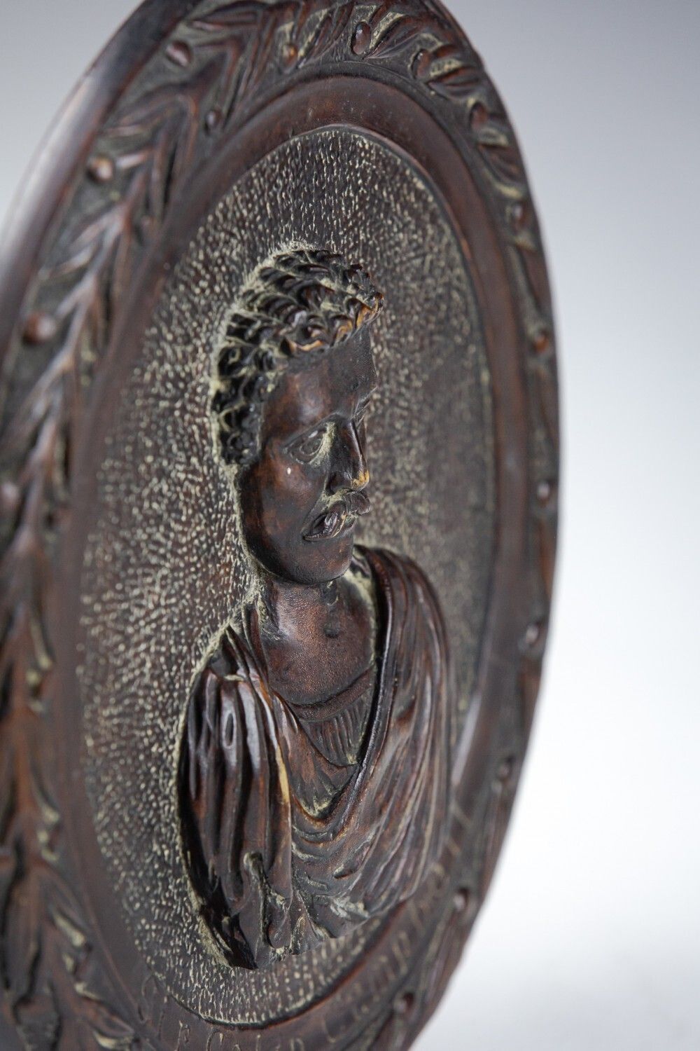 19th Century Carved Roundel Plaque Of Sir Colin Campbell photo vinterior