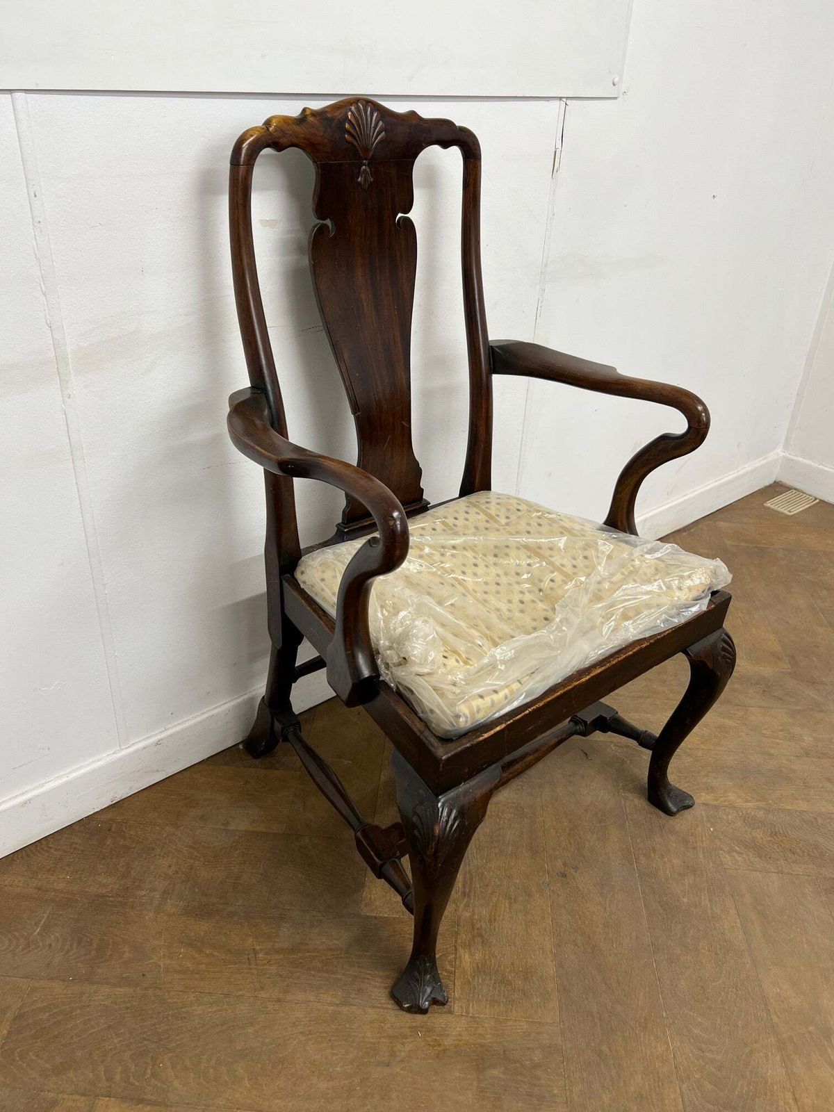 A Victorian Mahogany Elbow Chair/Carver photo furniture