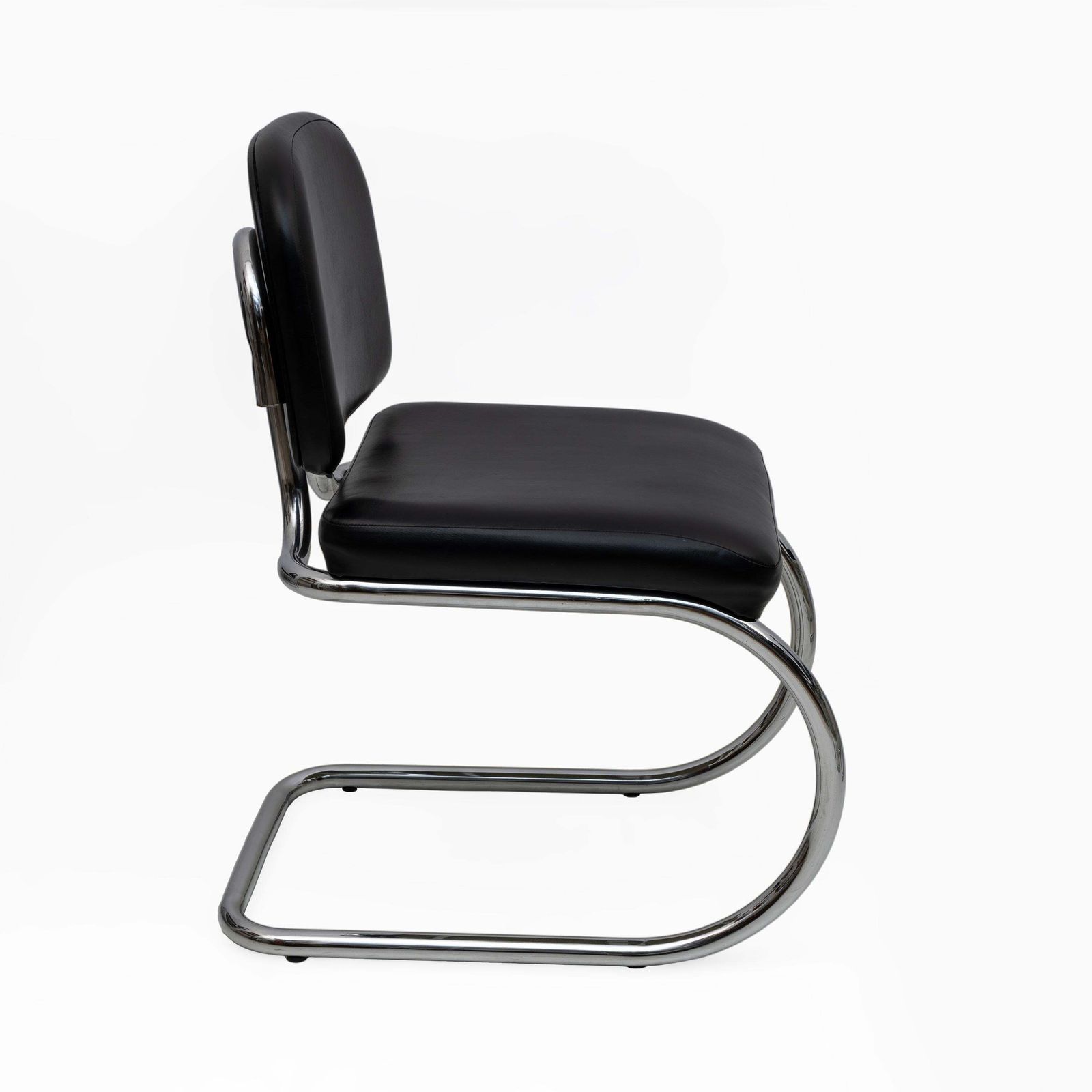 Six Of Bauhaus Style Leatherette And Metal Chromed Cantilever Dining Chairs, 70s photo vintage