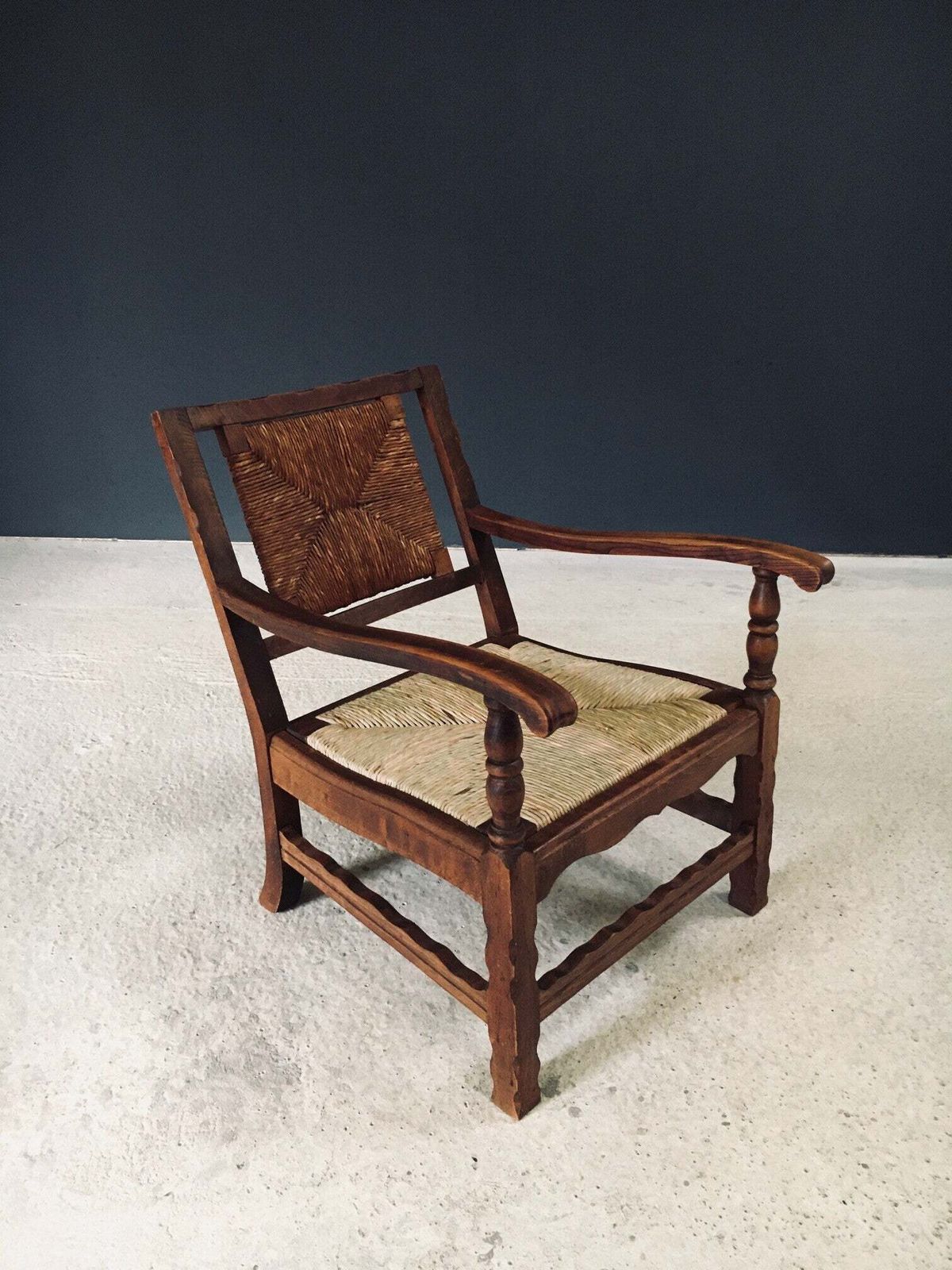 Meubels Arts & Crafts Handgemaakte Lage Lounge Fauteuils, België Jaren 1920 / 2 photo