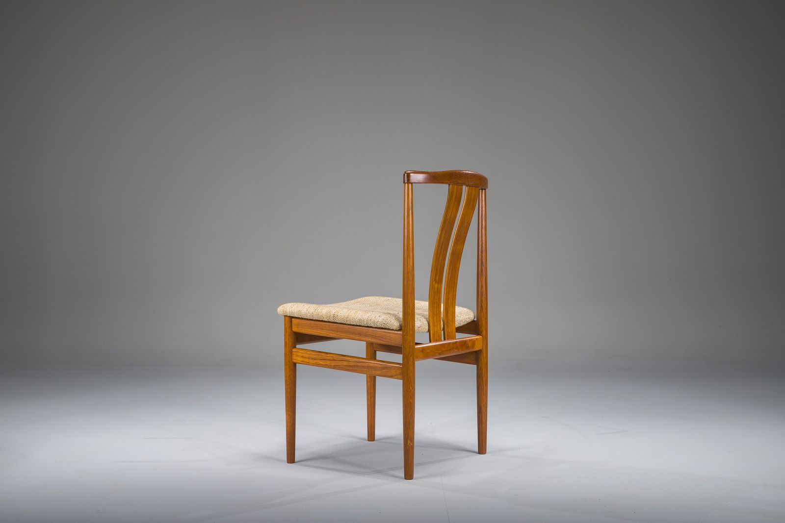 Mid Century Modern Danish Teak Dining Chair By Henning Sørensen For Vamdrup Stolefabrik, 1960s photo vinterior